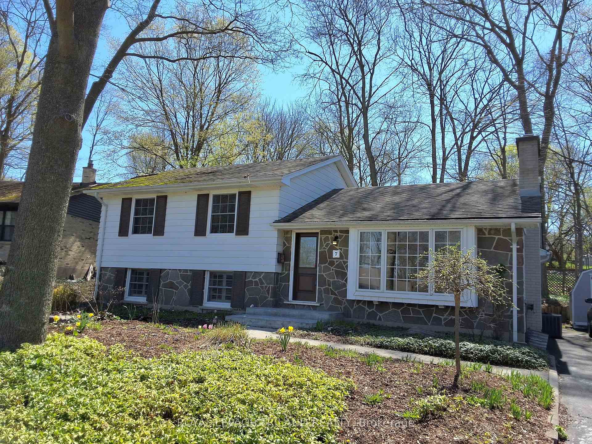 7 Briarhill Place, London East, ON N5Y 1P7