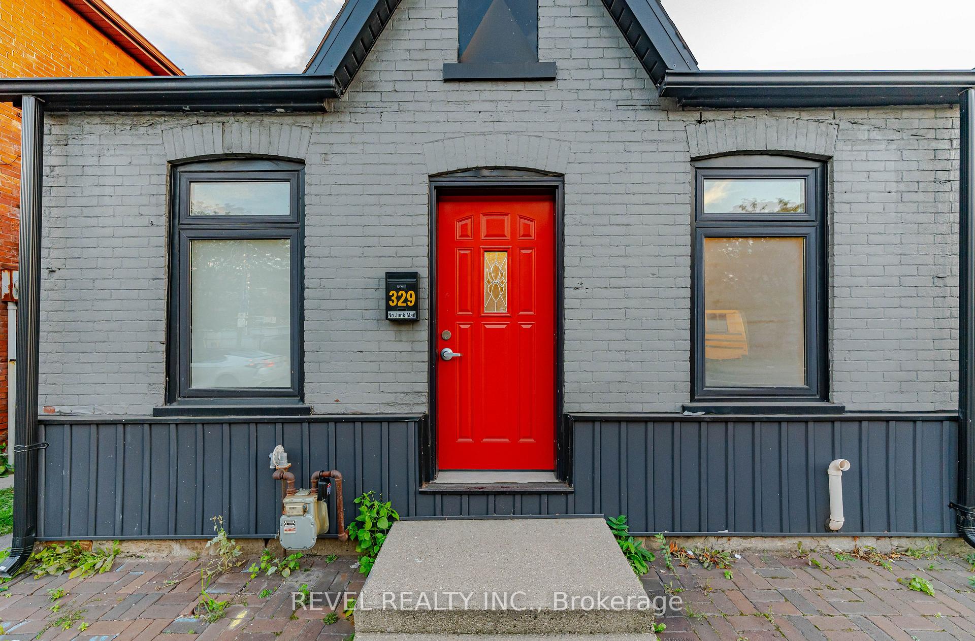 329 Main Street W, Hamilton, ON L8P 1K1