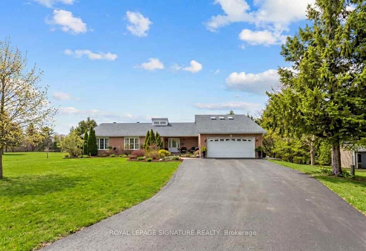 16 Hilltop Crescent, East Garafraxa, ON L9W 6B8