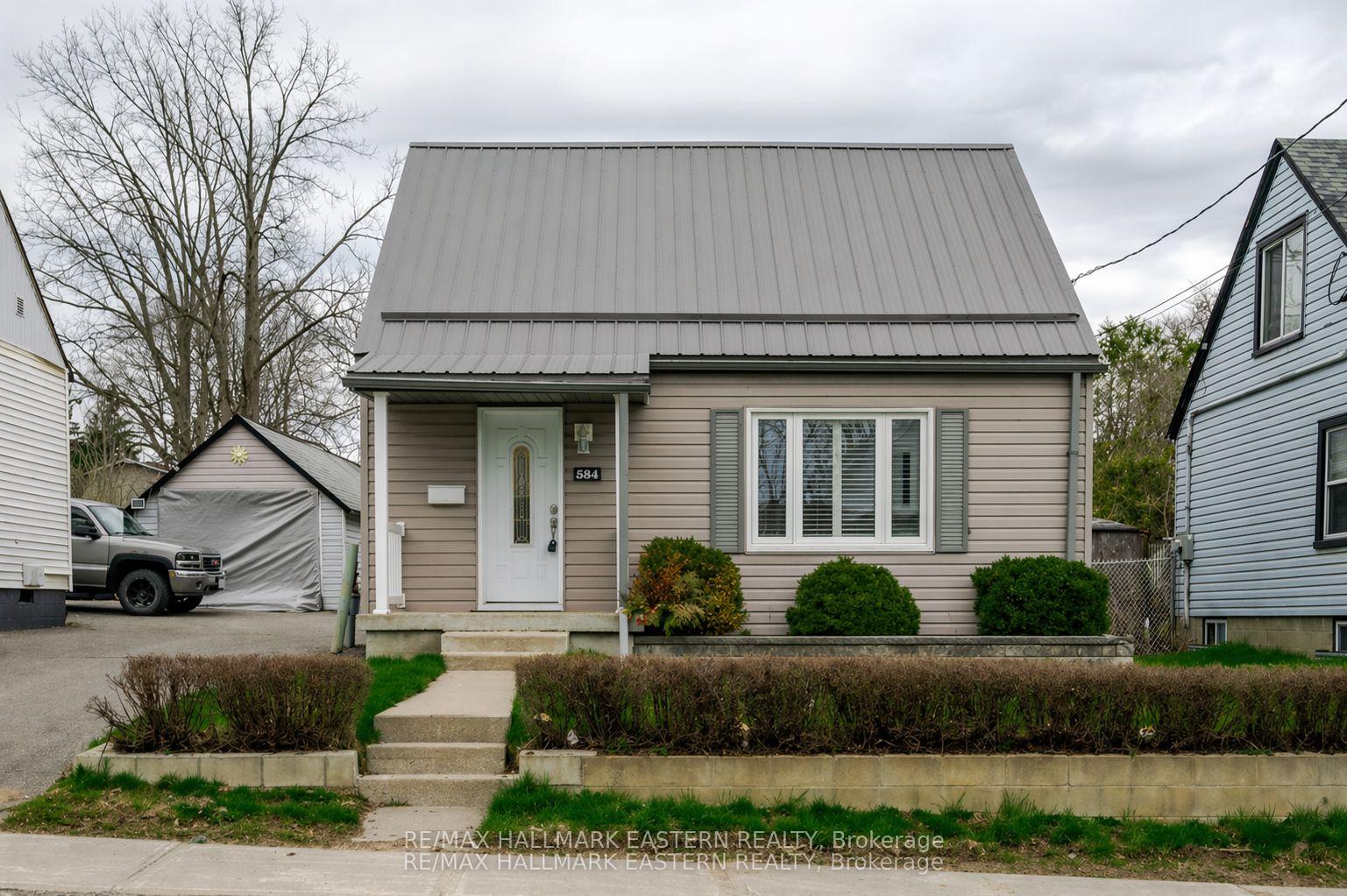 584 Paterson Street, Peterborough, ON K9J 4R2