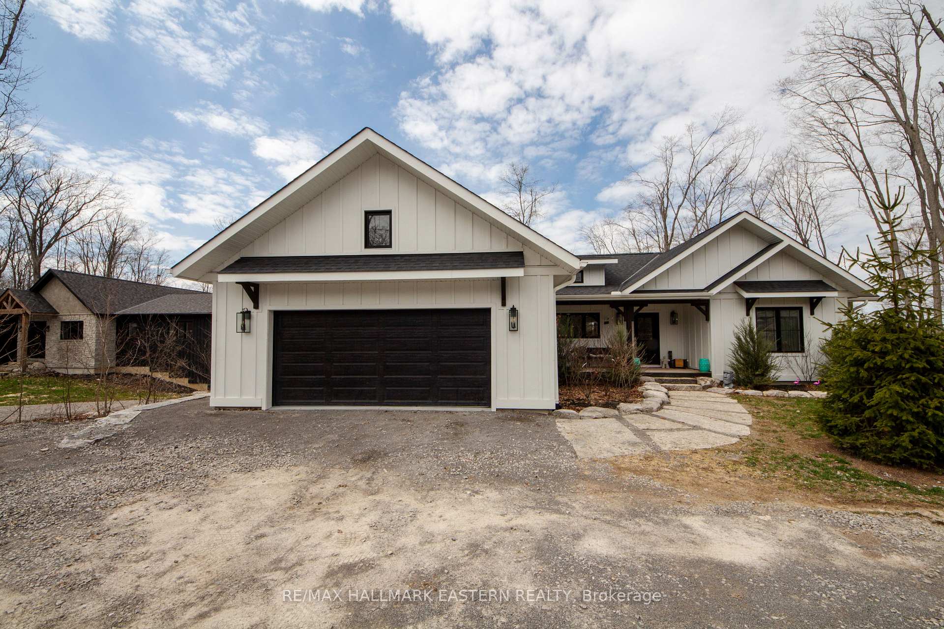 24 Rory Drive, Selwyn, ON K0L 2H0