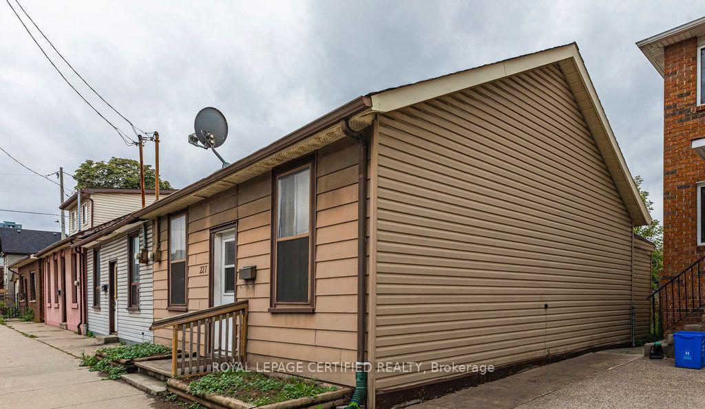 227 Wellington Street N, Hamilton, ON L8L 5A7