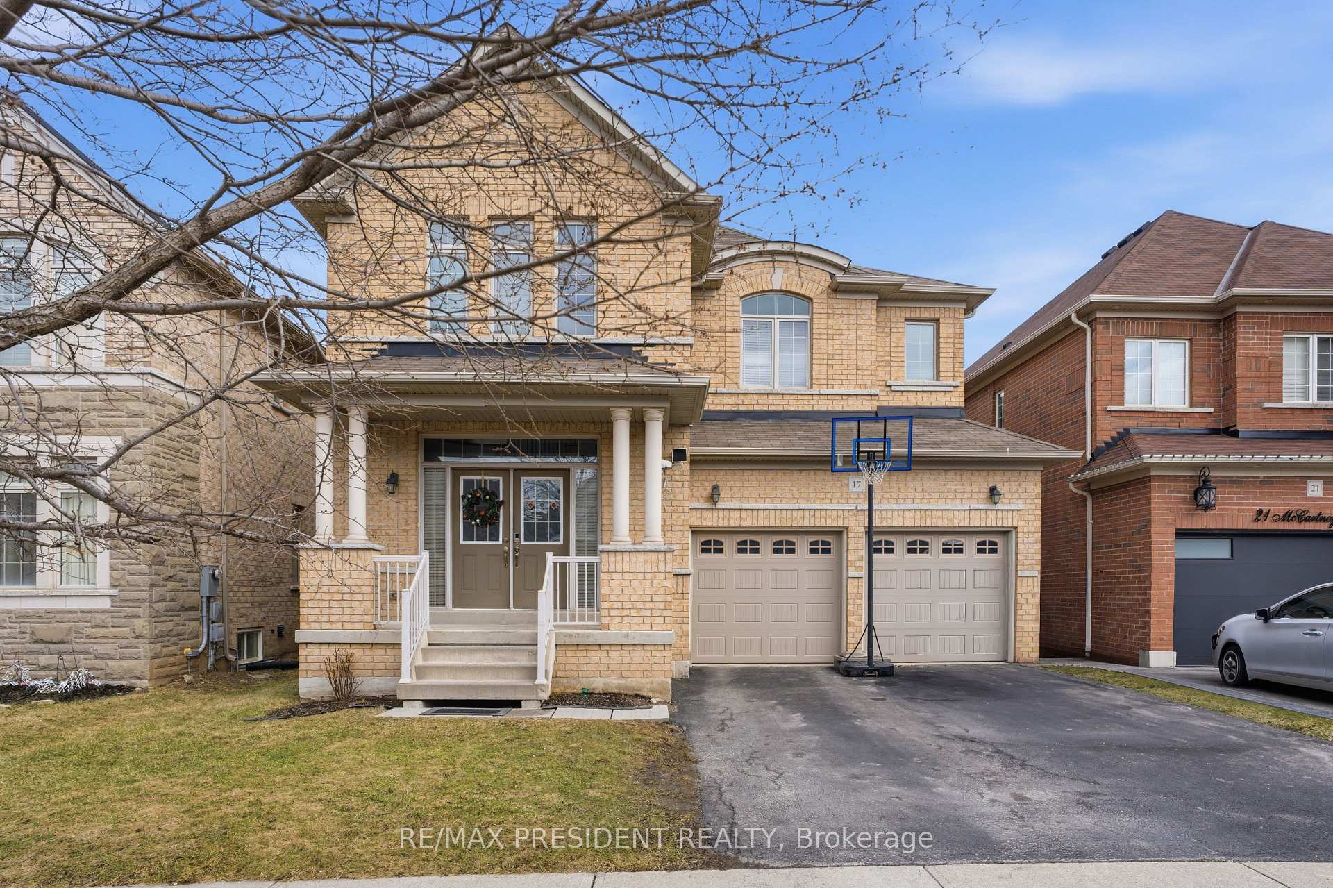 17 Mccartney Street, Hamilton, ON L8B 0T7