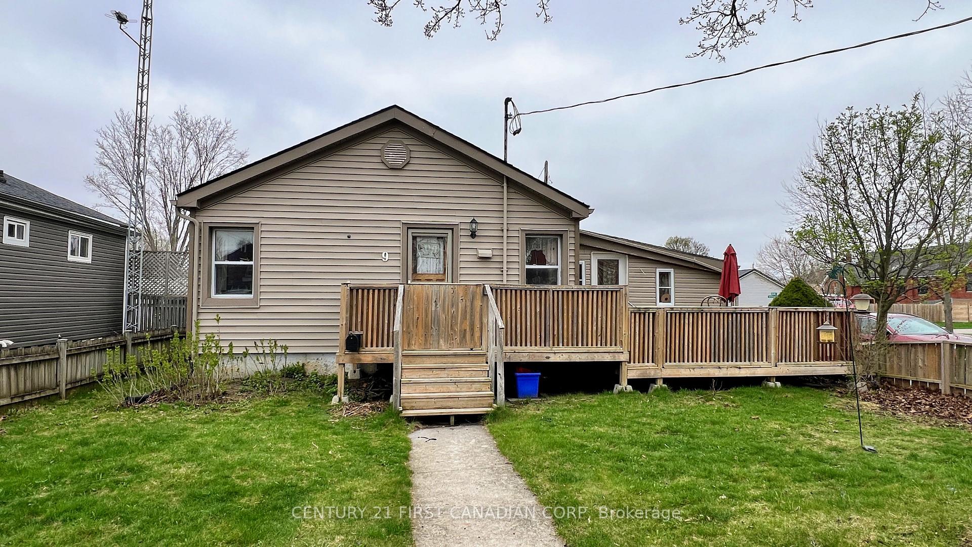9 TRAFALGAR Street, St. Thomas, ON N5P 1N8
