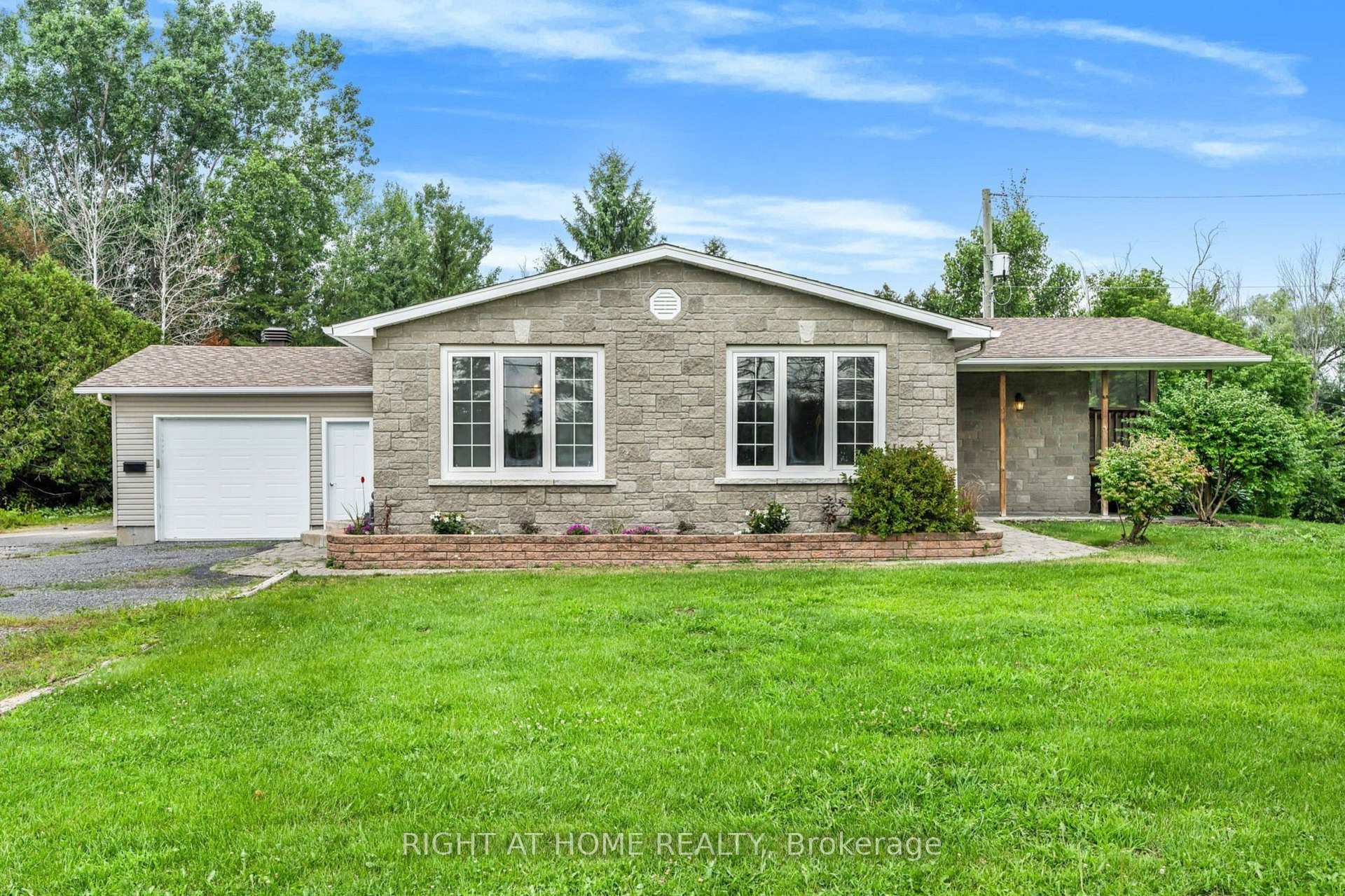 353 Russell Road, Clarence-Rockland, ON K0A 2A0