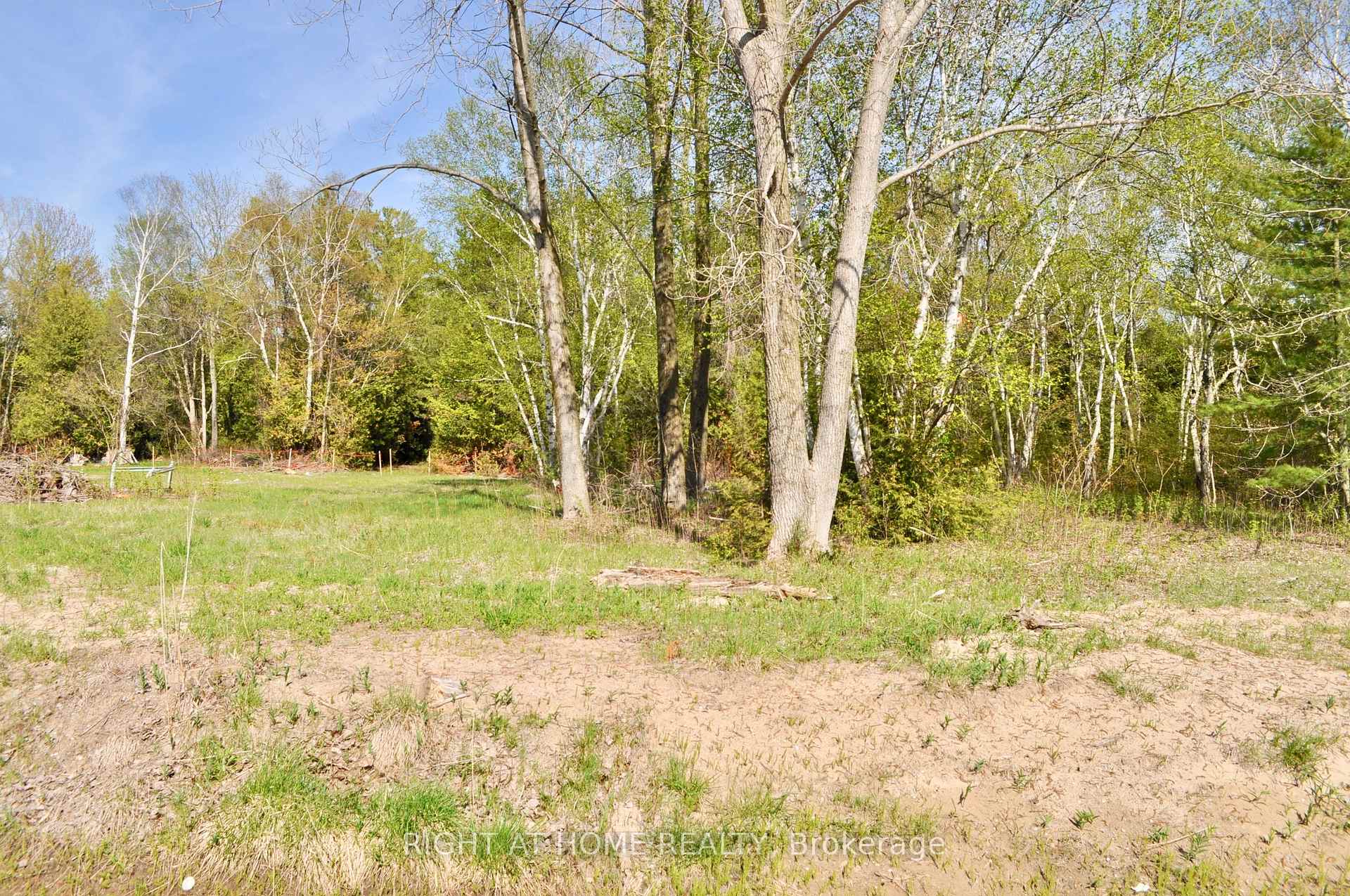 PART 5 W. Ipperwash Road, Lambton Shores, ON N0N 1J3