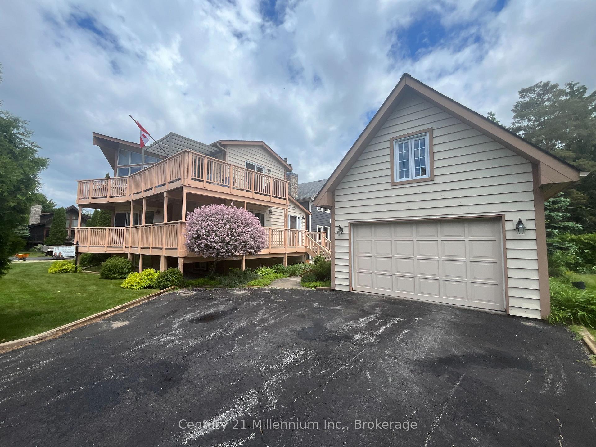130 Pioneer Lane, Blue Mountains, ON L9Y 0M7