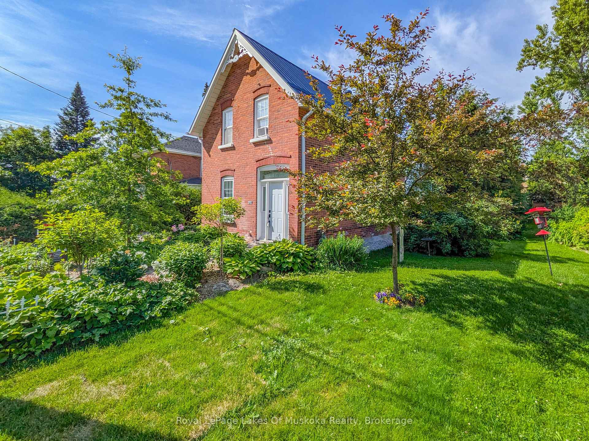 212 James Street, Bracebridge, ON P1L 2B8