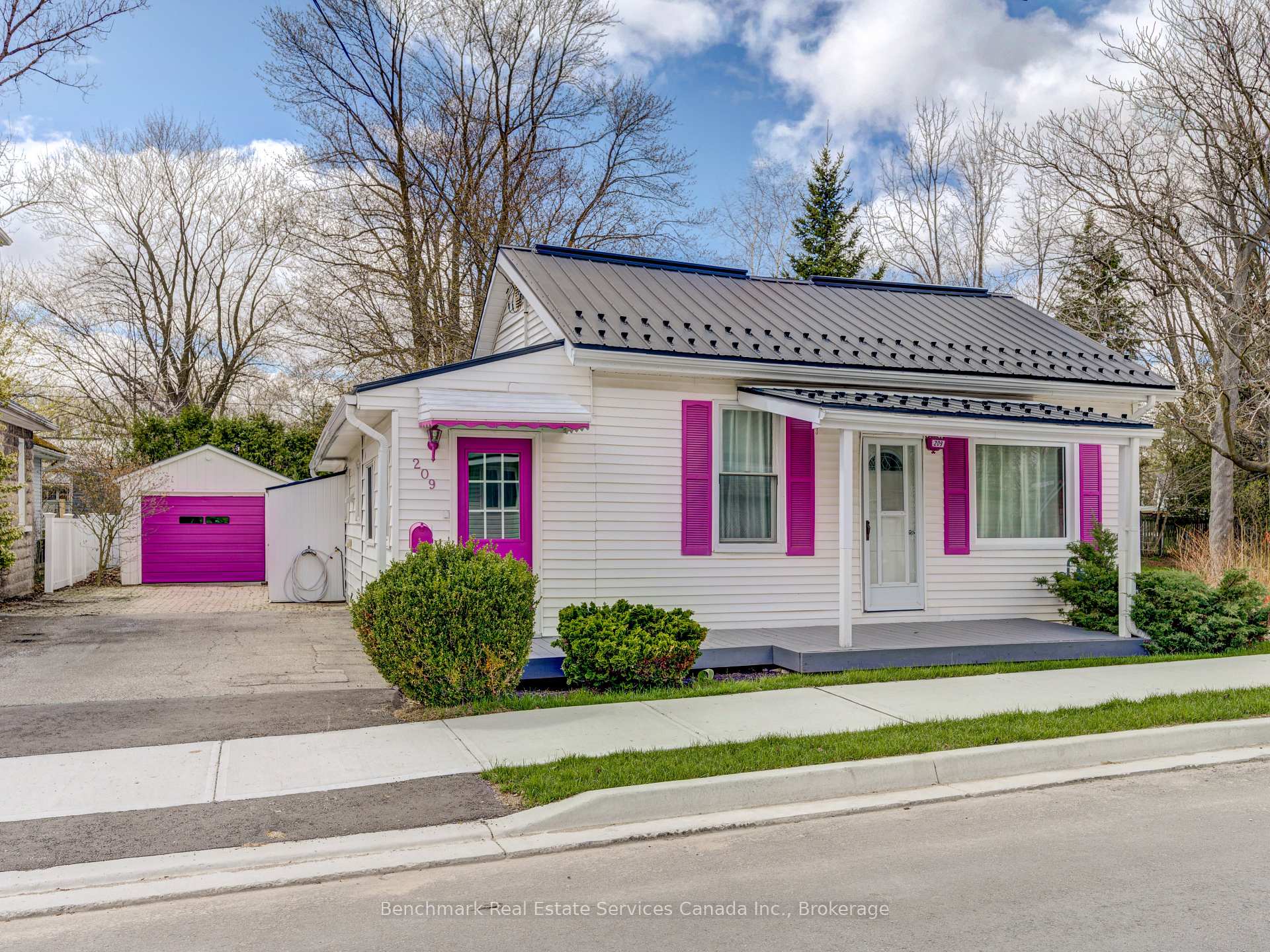 209 Water Street, Lucan Biddulph, ON N0M 2J0