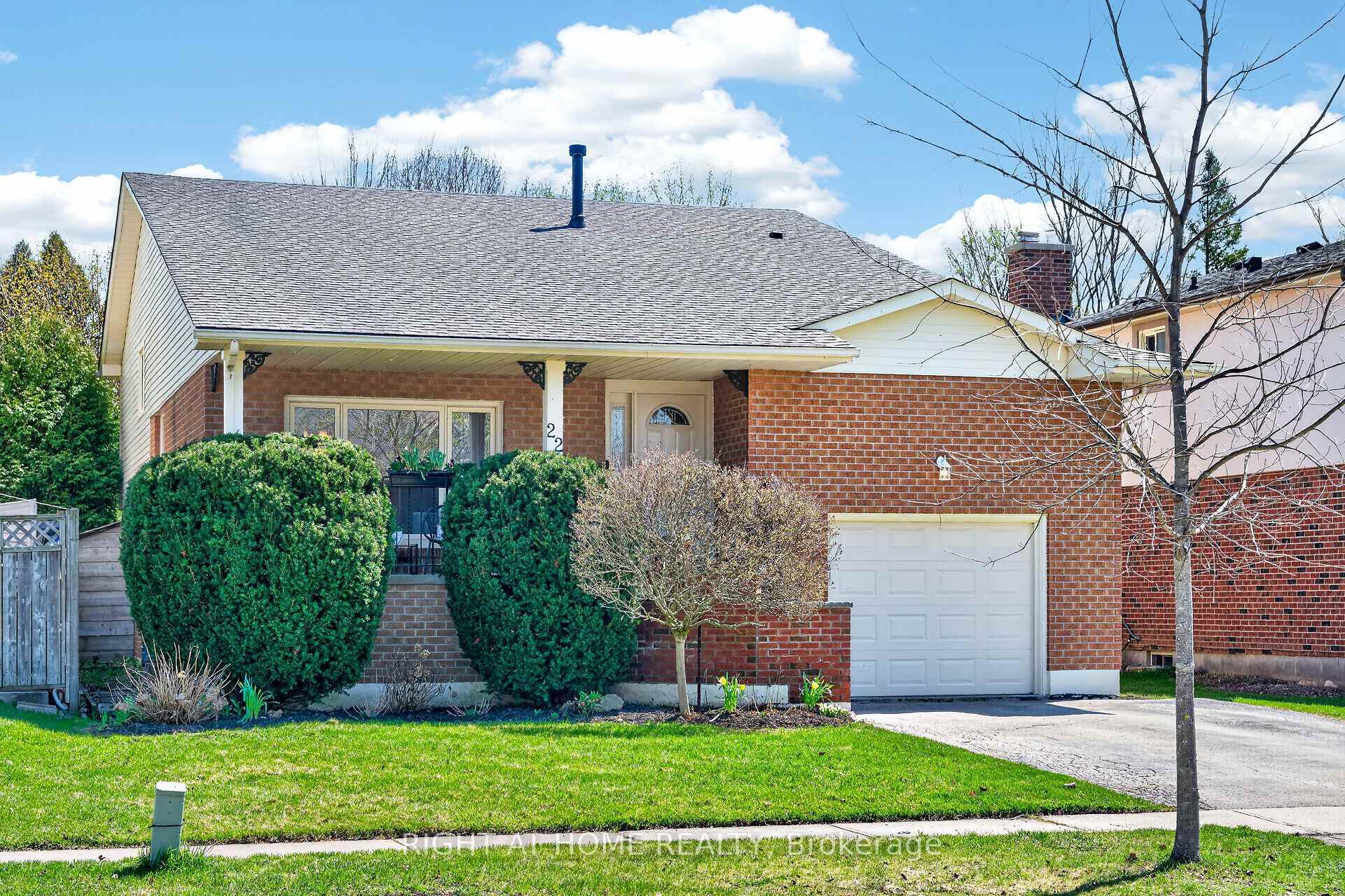 22 Vance Crescent, Hamilton, ON L8B 0B8