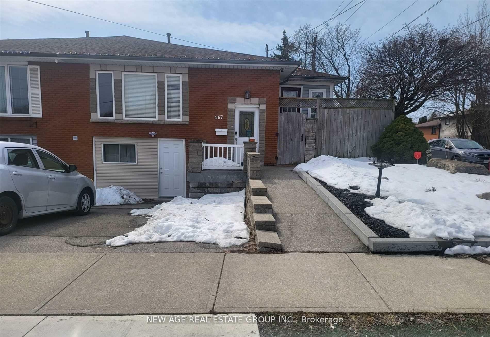 467 Limeridge Road W, Hamilton, ON L9C 2V7