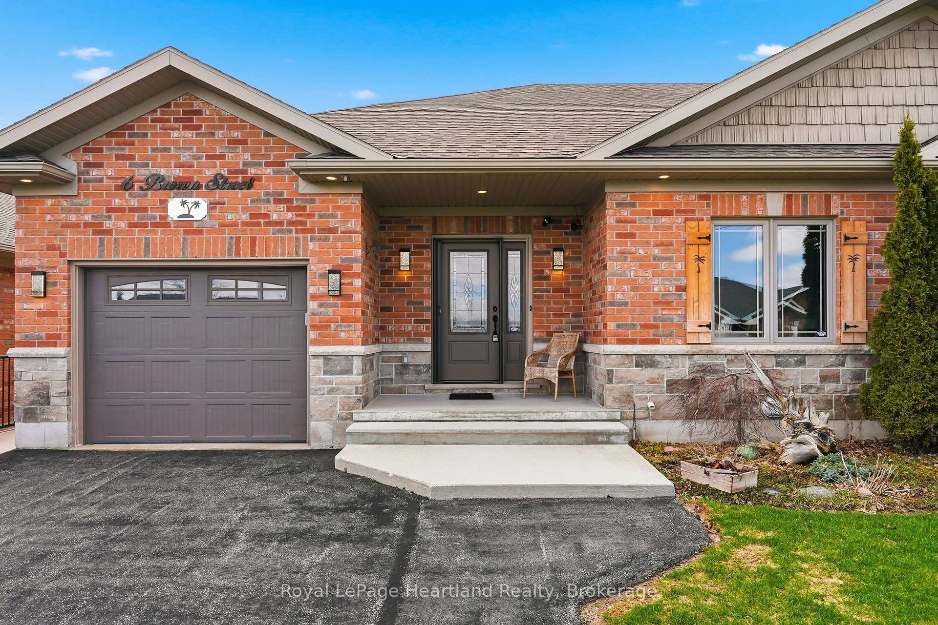 6 Brown Street S, Minto, ON N0G 1M0