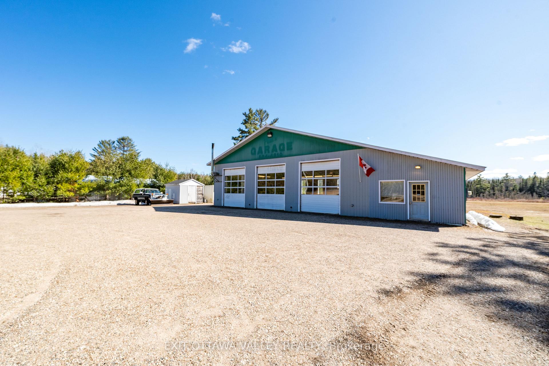 35707 Highway 17 Highway, Laurentian Hills, ON K7S 3G7