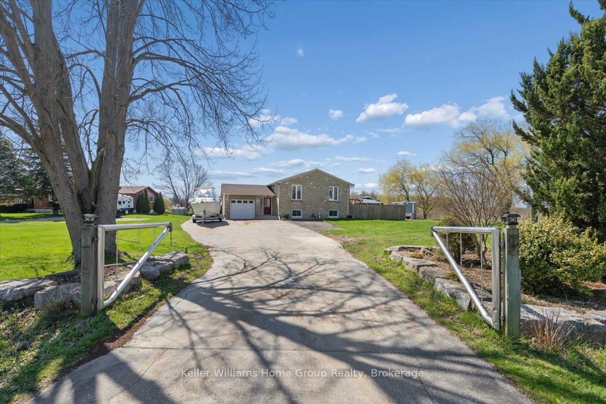 1211 Old Highway 8 Highway, Hamilton, ON L9H 5E1