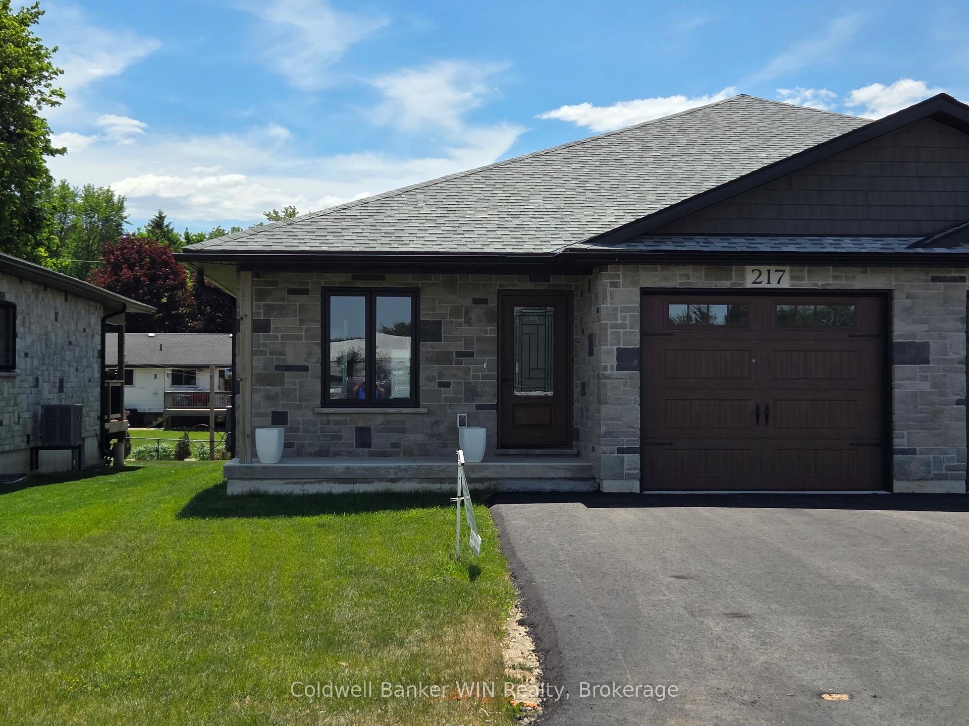 217 Elgin Street, Minto, ON N0G 2P0