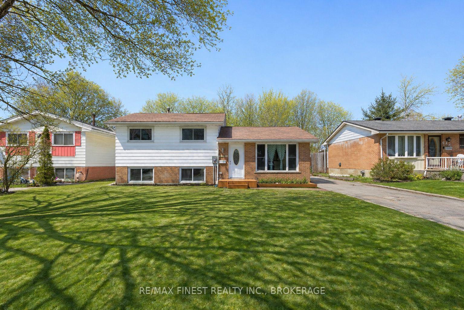 676 Laurier Boulevard, Brockville, ON K6V 5X8