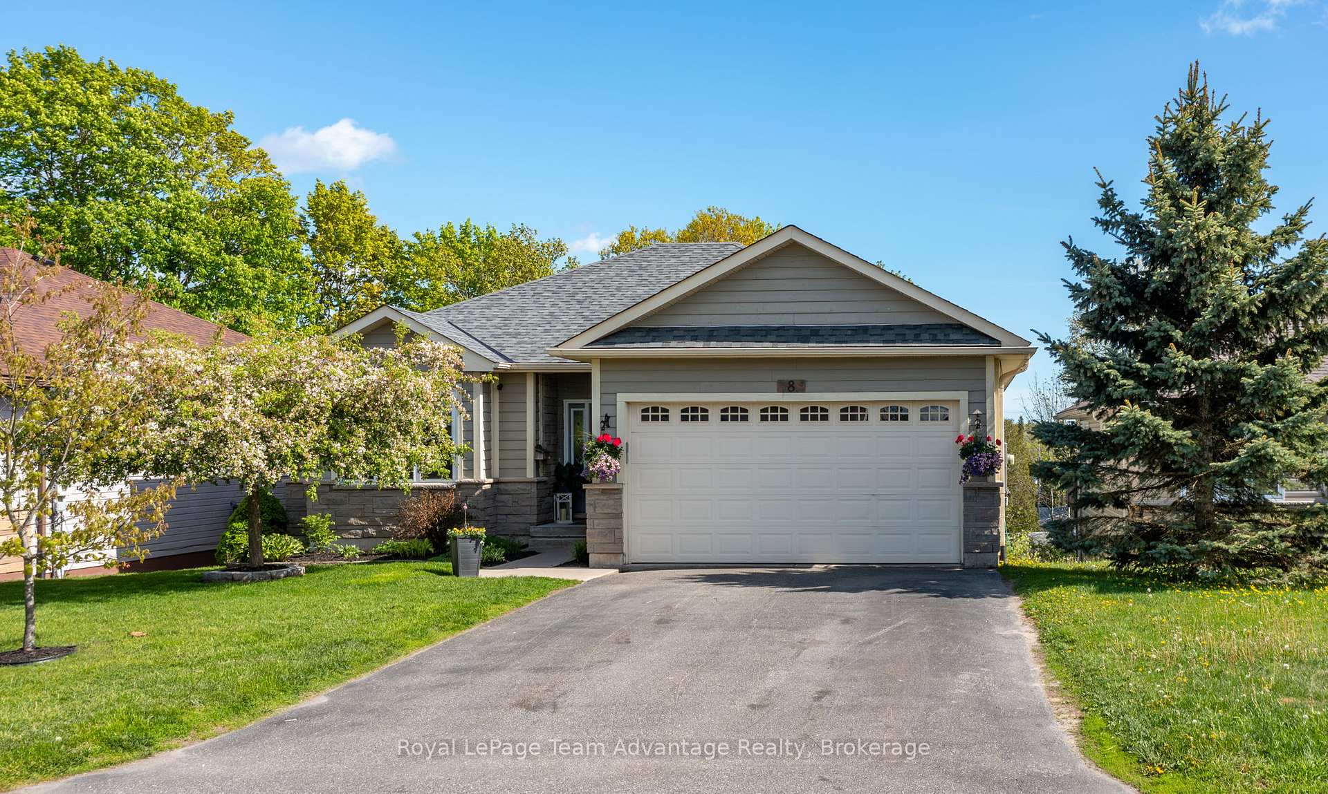 8 Avery Court, Parry Sound, ON P2A 3C4