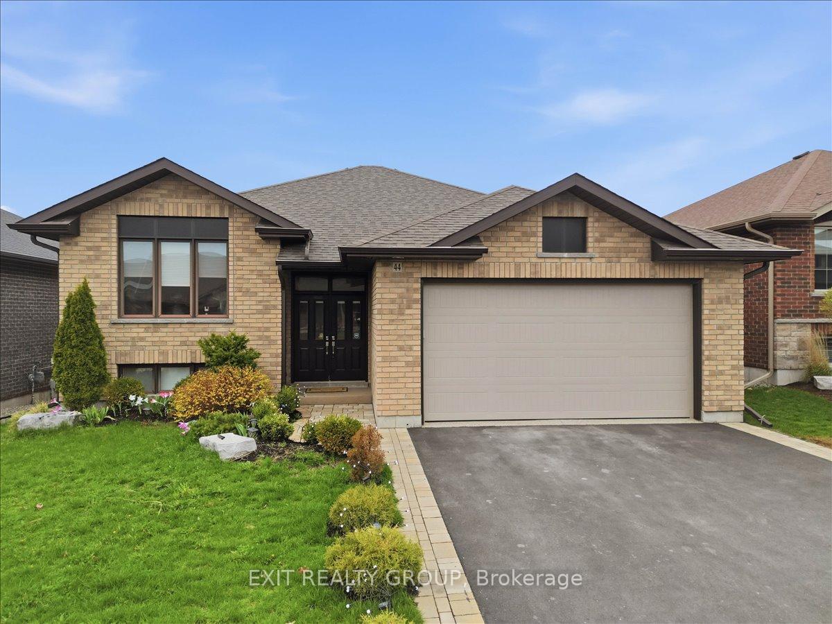 44 Liberty Crescent, Quinte West, ON K0K 1B0