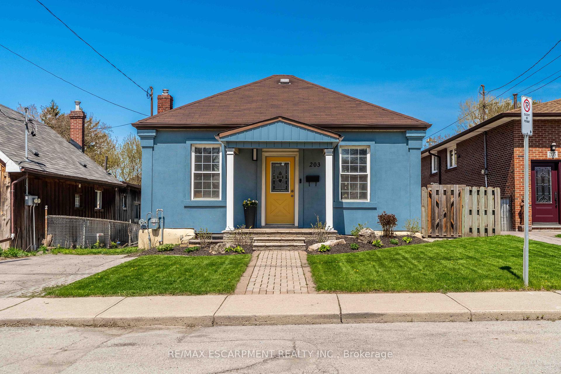 203 Wood Street E, Hamilton, ON L8L 3Z2