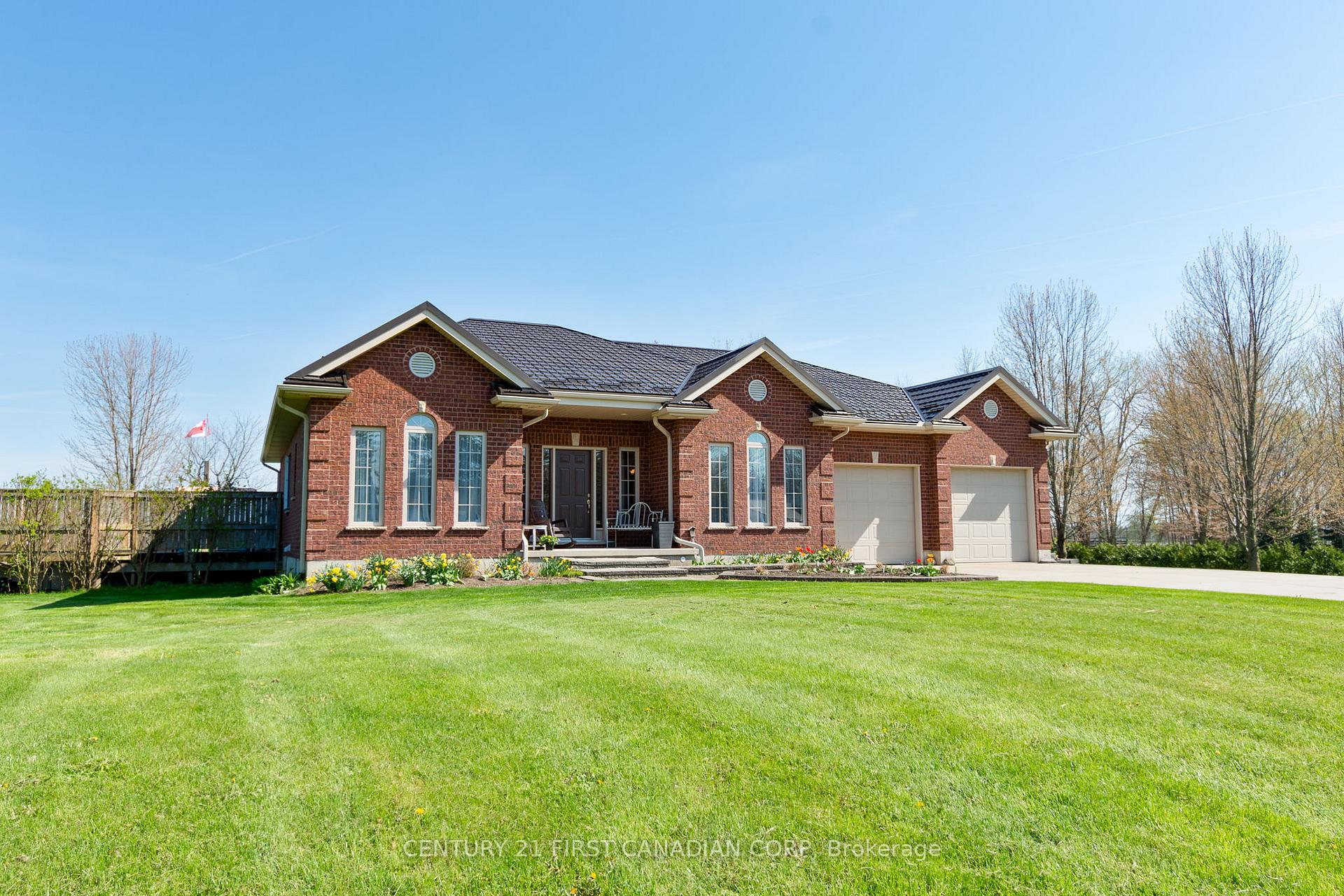 653 Peter Street, Strathroy-Caradoc, ON N0L 1T0