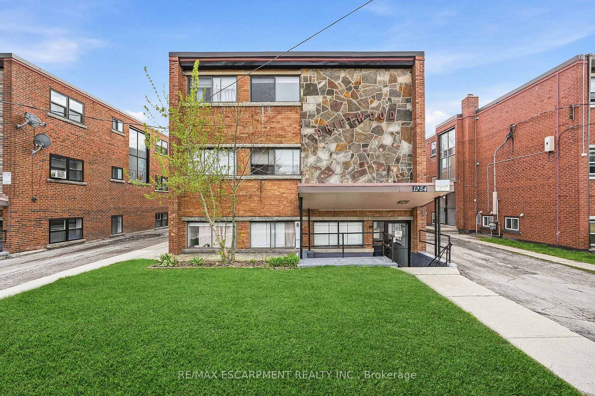 1254 Fennell Avenue E, Hamilton, ON L8T 1T4