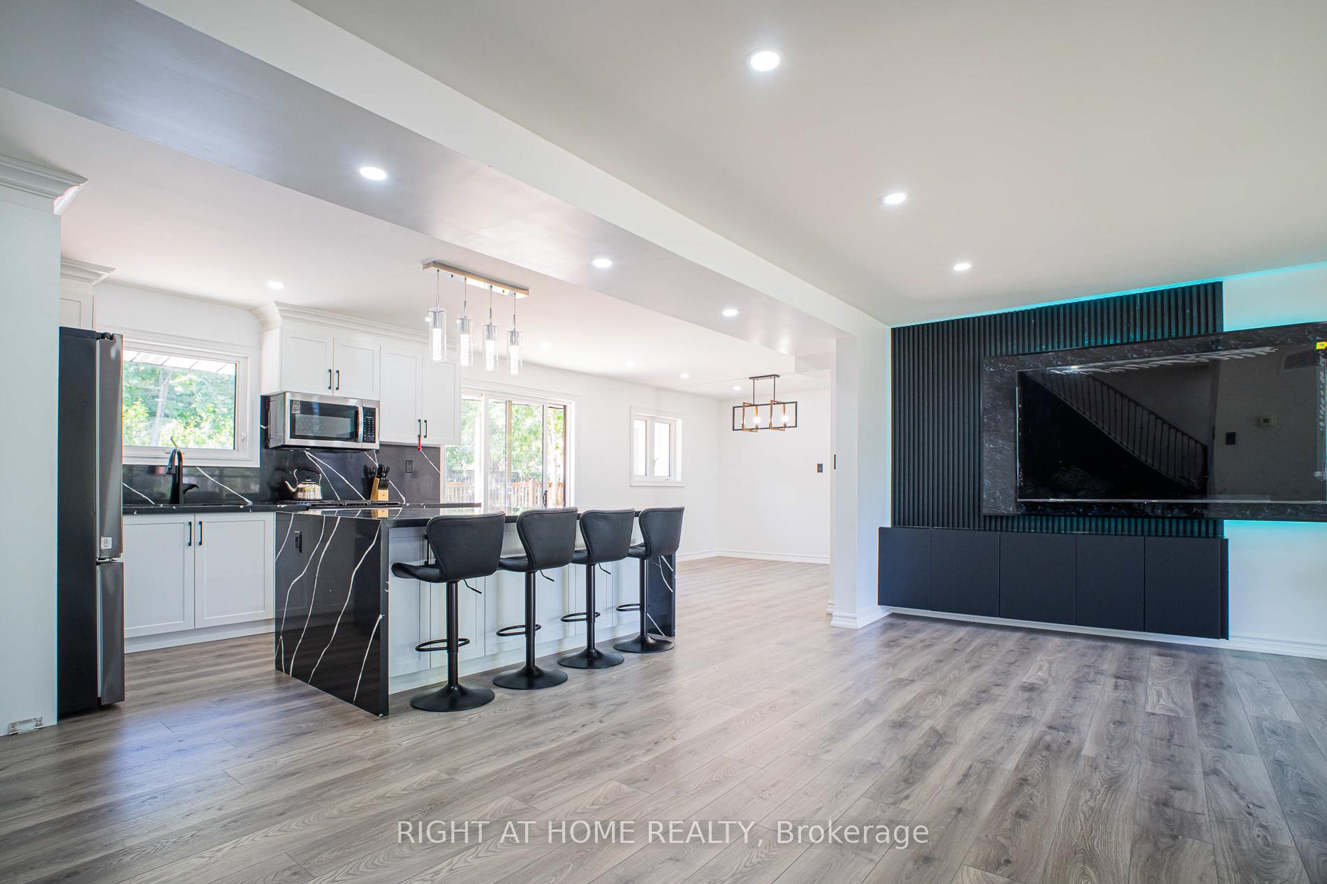 77 Elford Crescent, Hamilton, ON L8K 5K8