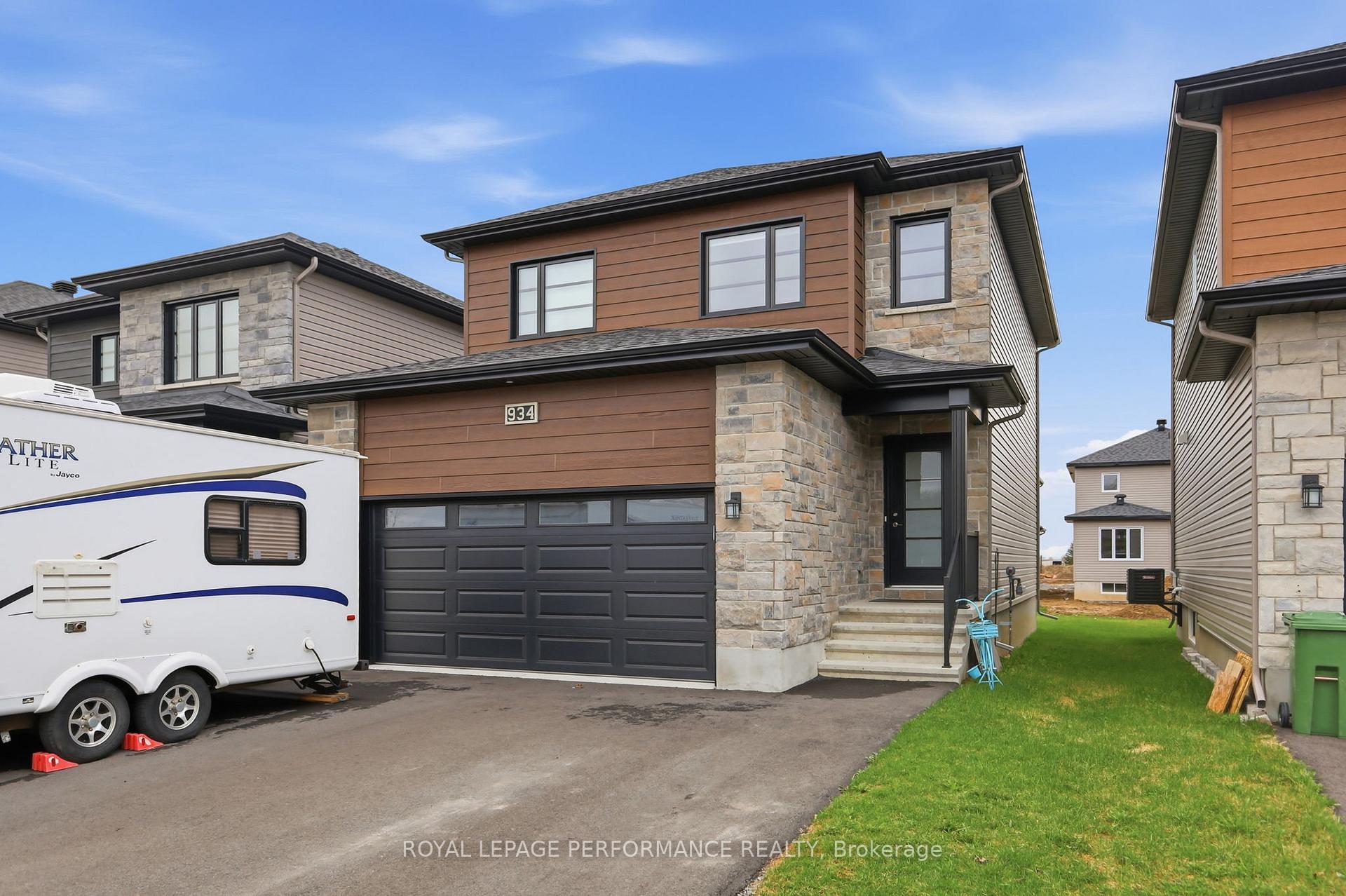 934 Chablis Crescent, Russell, ON K0A 1W0