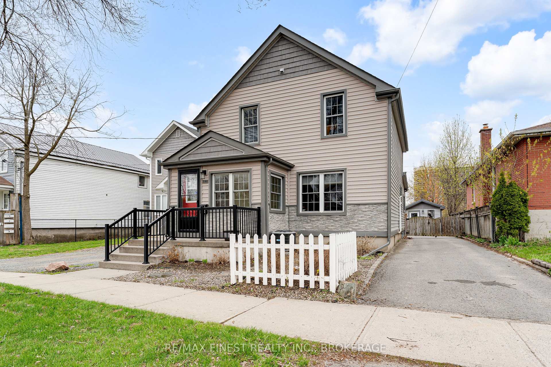 580 MacDonnell Street, Kingston, ON K7K 4X1