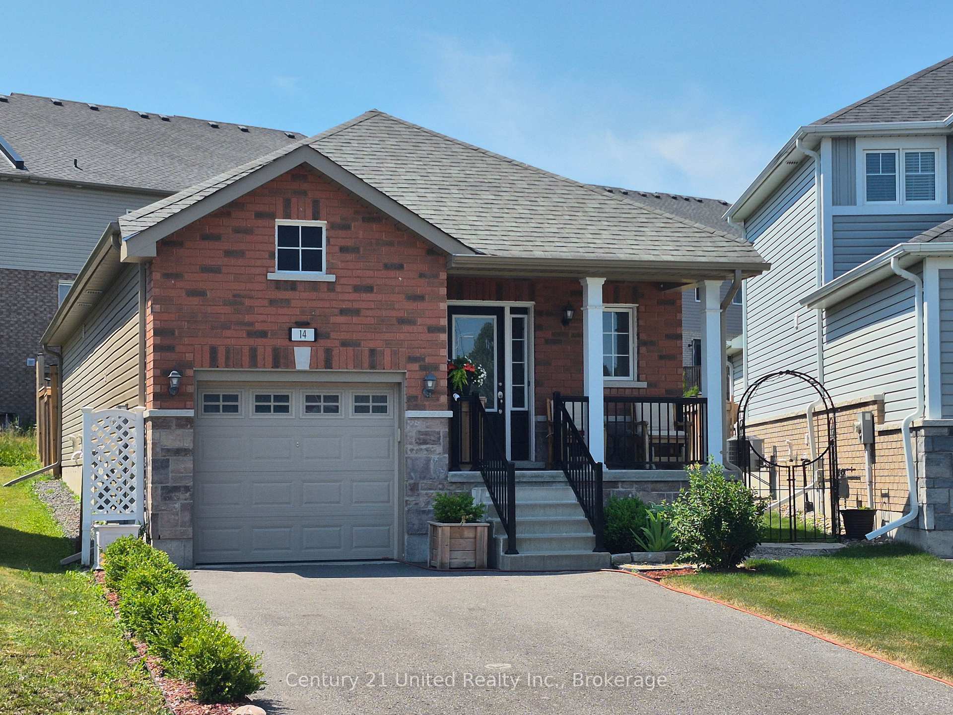 14 Summer Lane, Peterborough, ON K9L 0G4