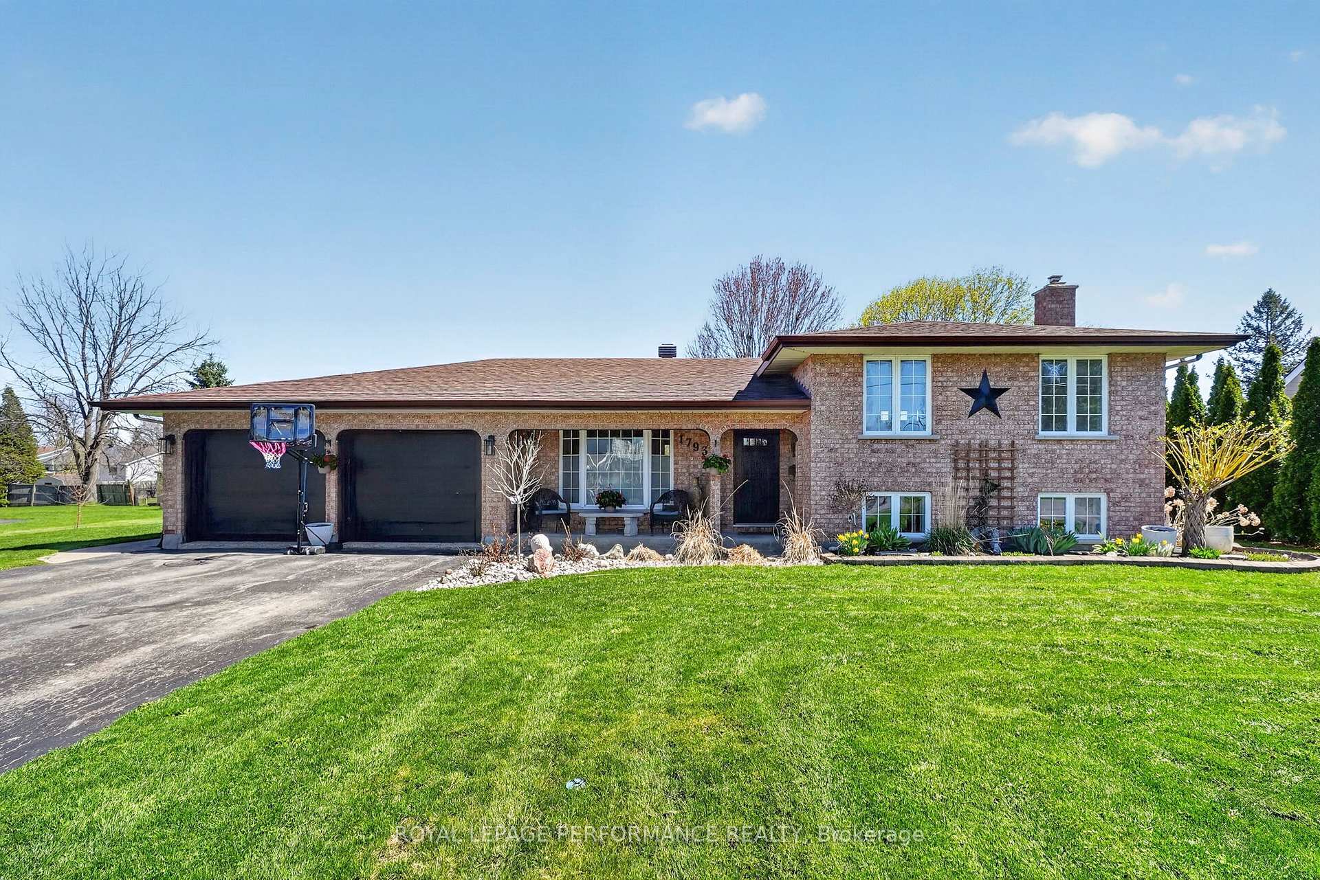 1793 Dewhurst Avenue, Cornwall, ON K6J 3N1