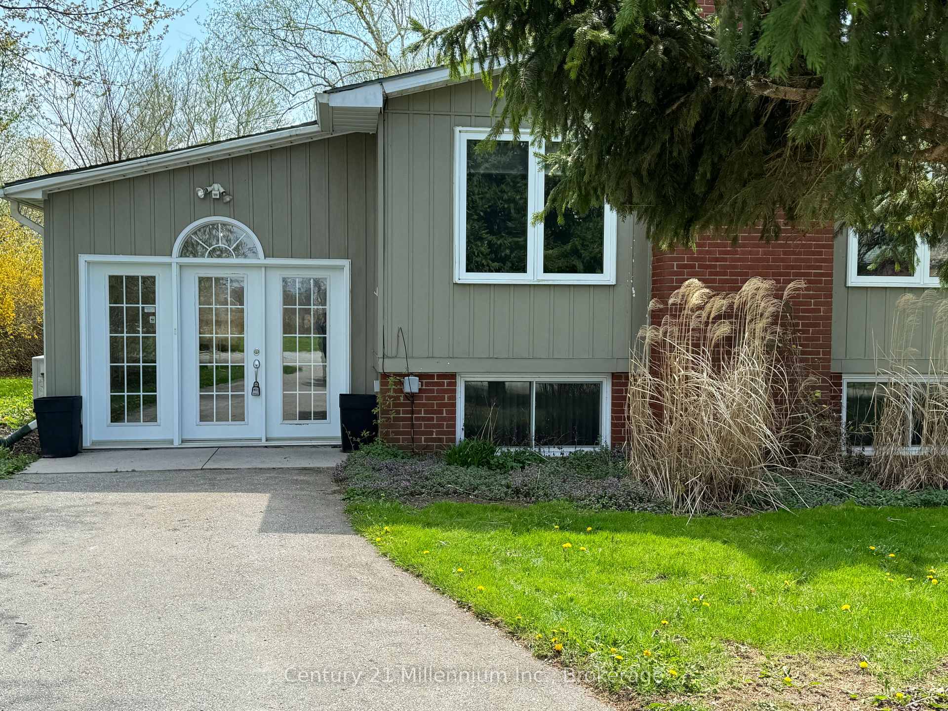 72234 Lakeshore Drive, Bluewater, ON N0M 1N0
