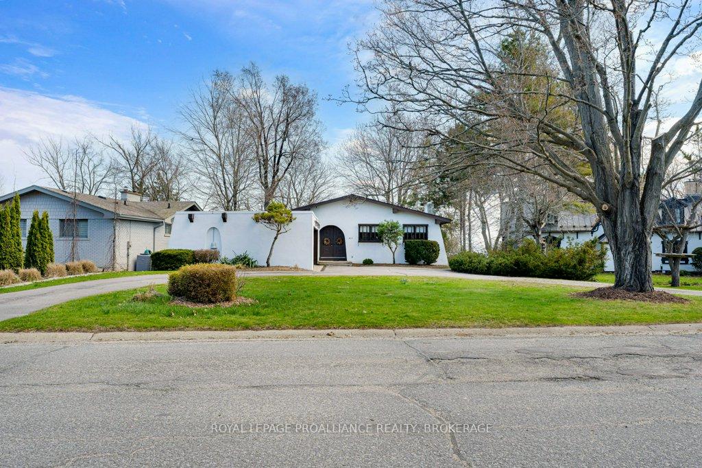 807 Wartman Avenue, Kingston, ON K7M 4M3
