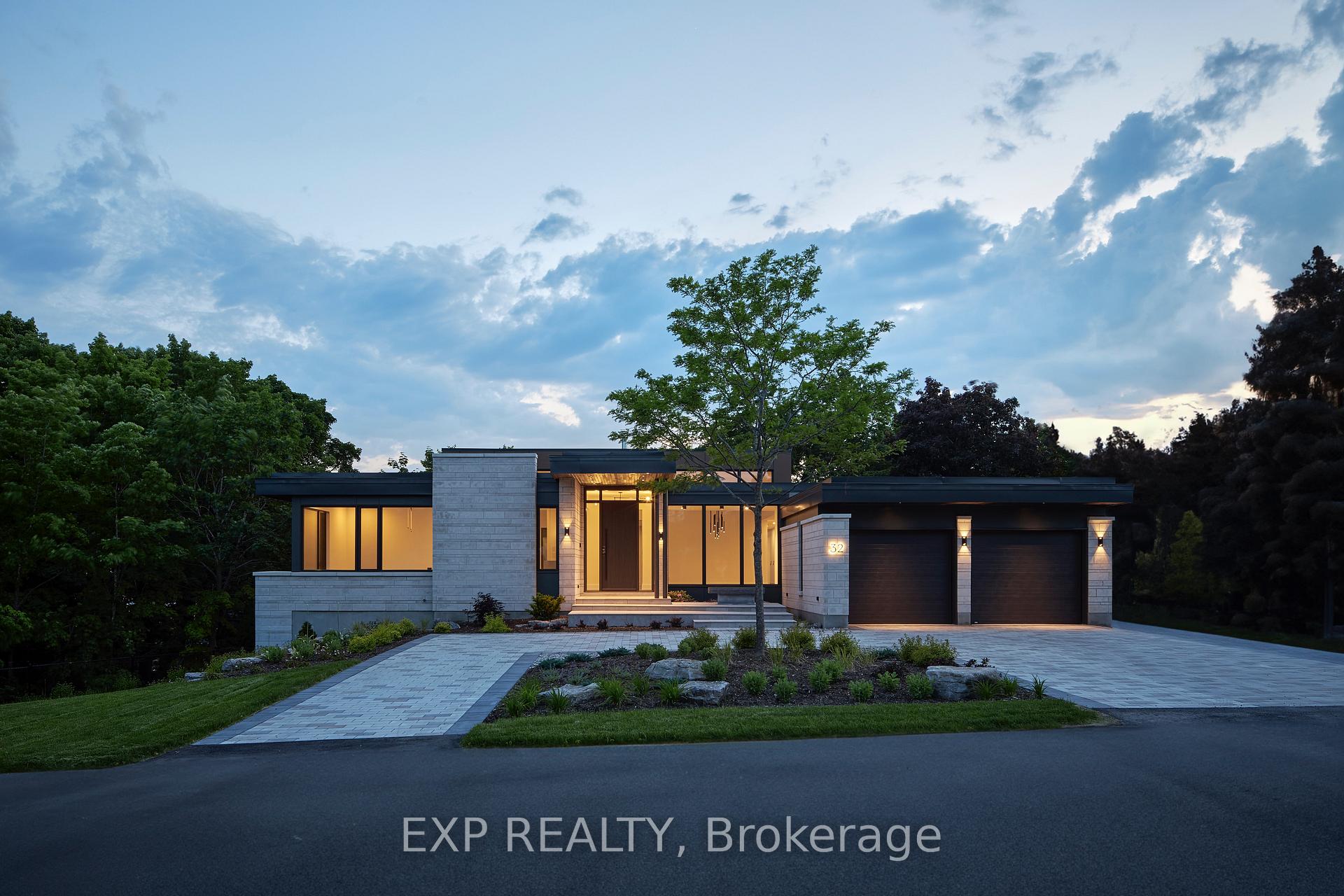 32 CLOVELLY Road, Beacon Hill North - South and Area, ON K1J 6M2