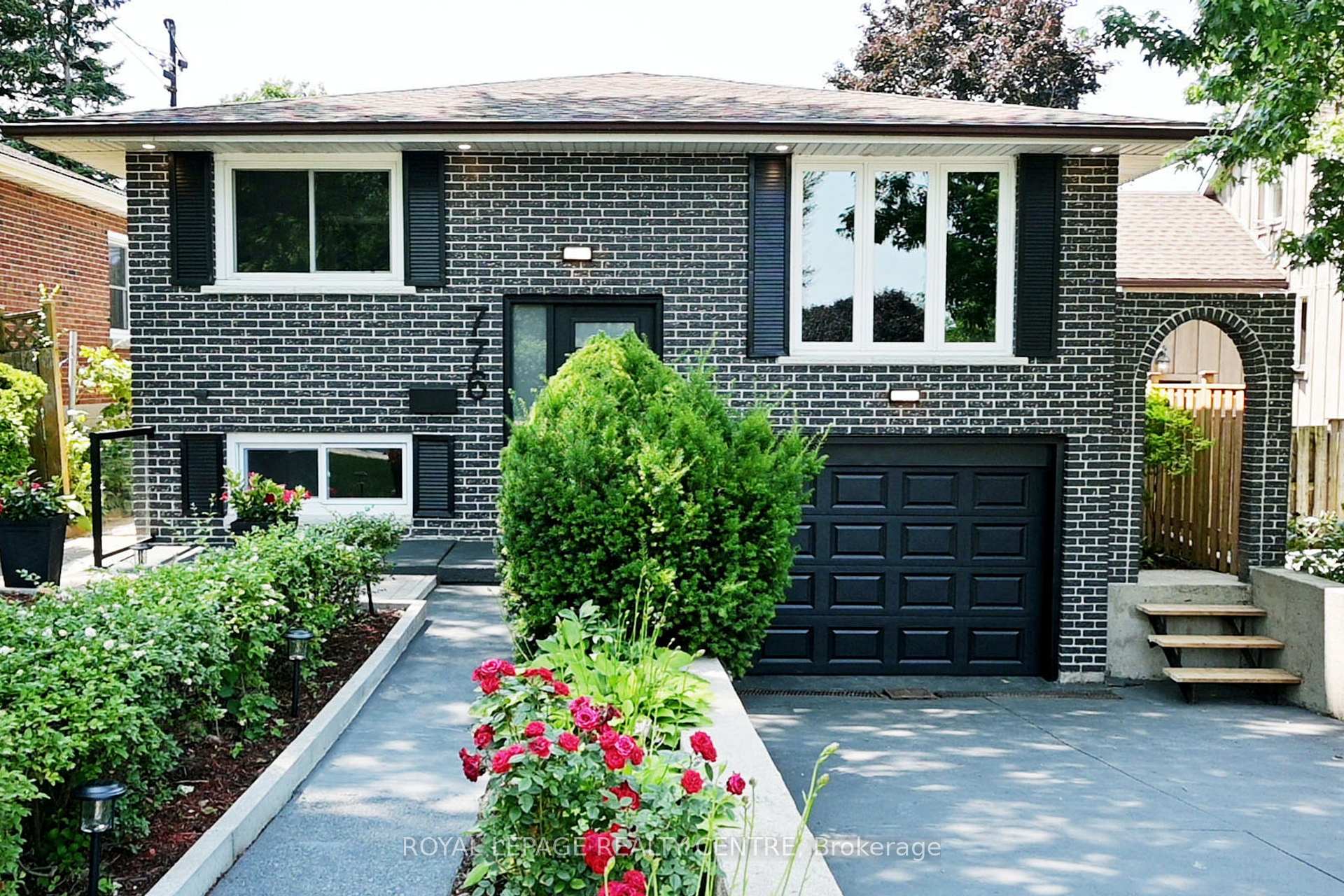 776 Garth Street, Hamilton, ON L9C 4K4