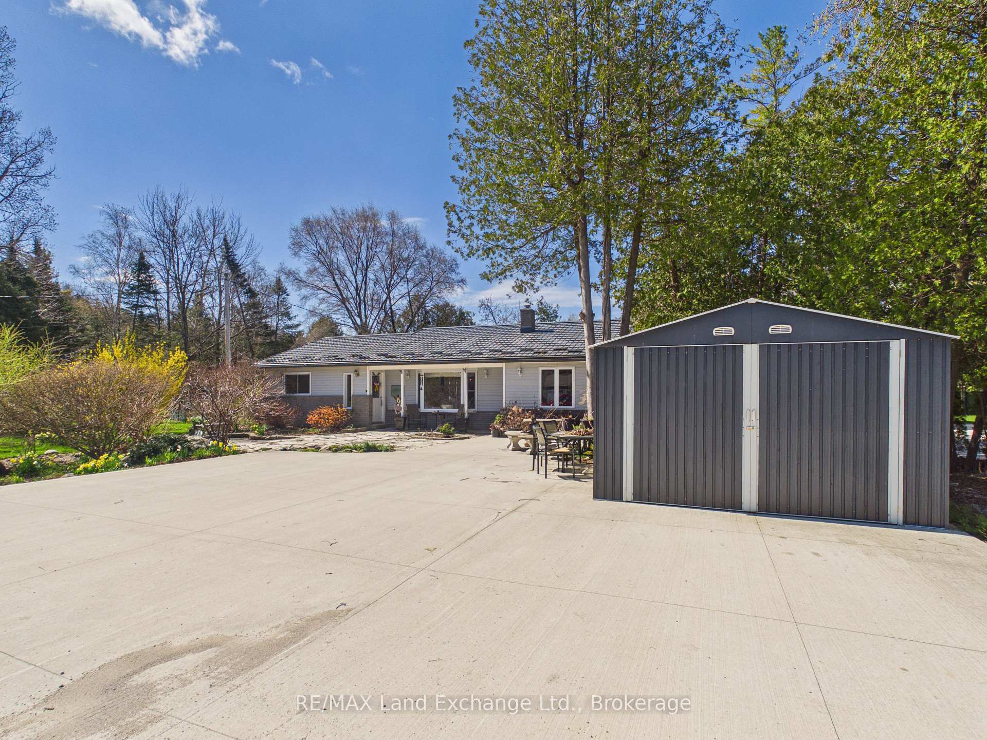 15 North Cedar Lane, Kincardine, ON N0G 2T0