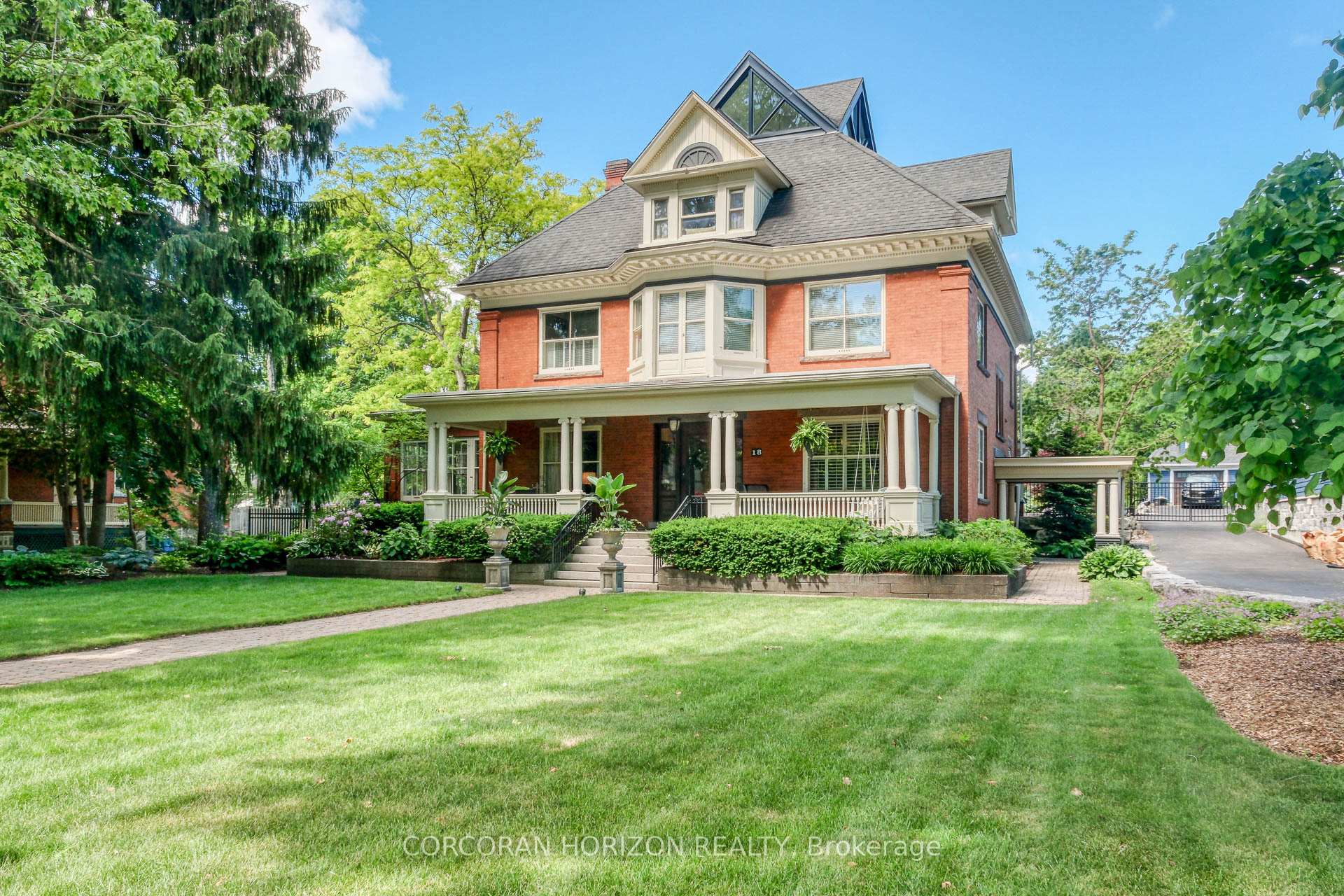 18 Brant Road N, Cambridge, ON N1S 2W1