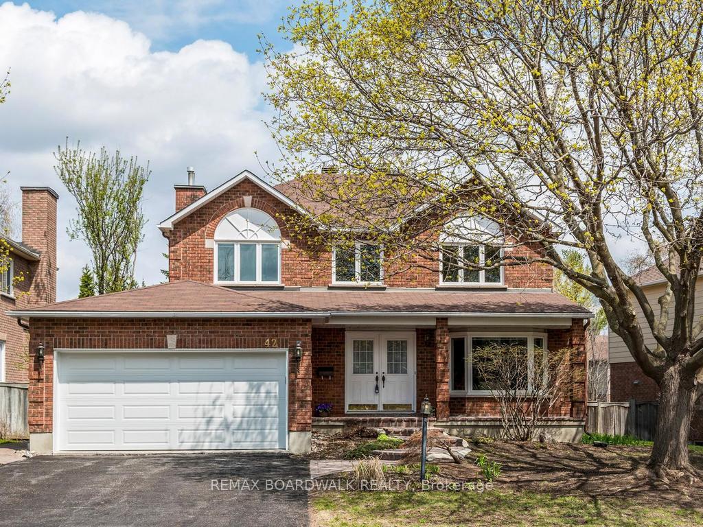 42 Slade Crescent, Kanata, ON K2K 2K9