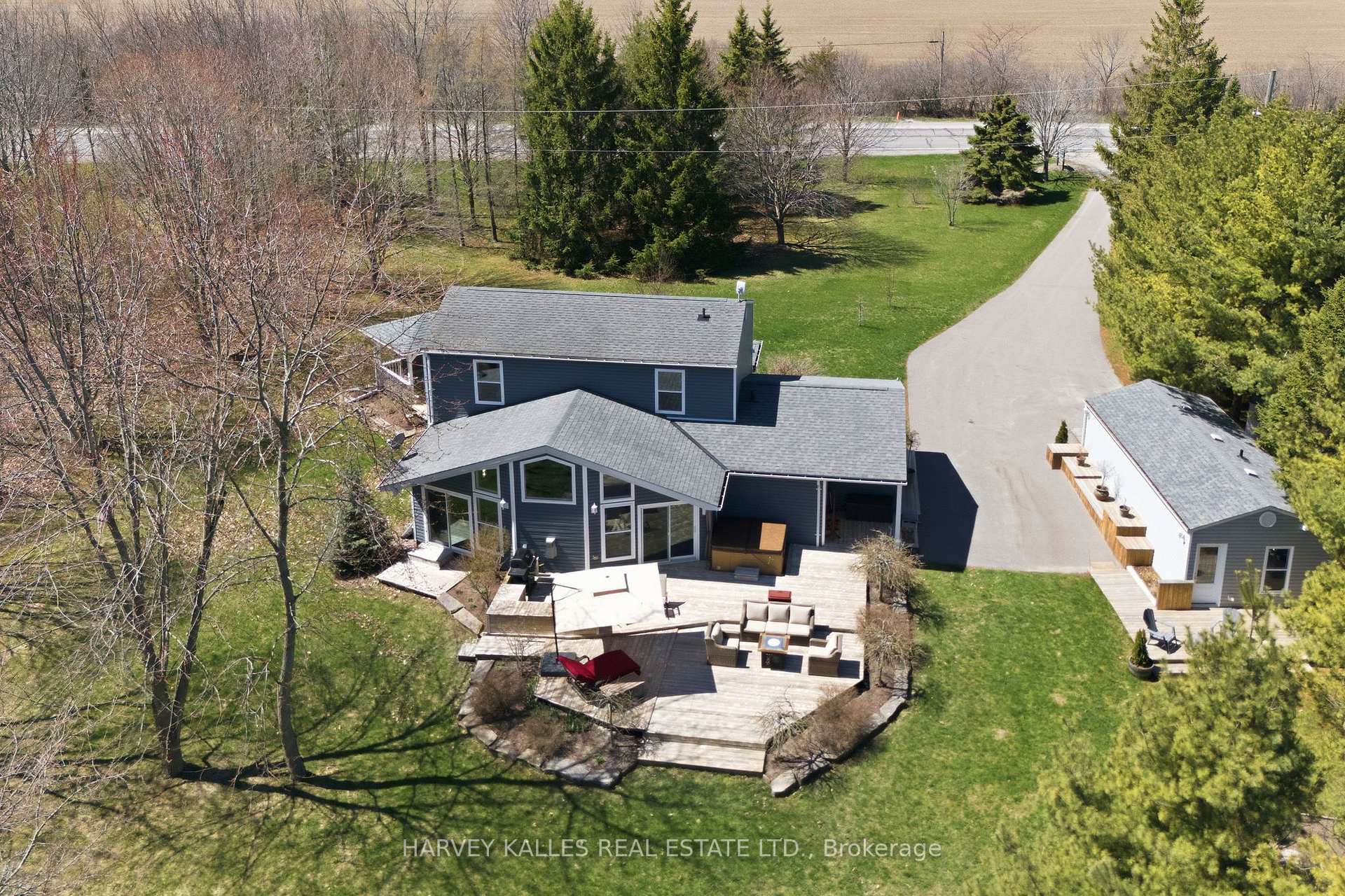 17682 Loyalist Parkway, Prince Edward County, ON K0K 3L0
