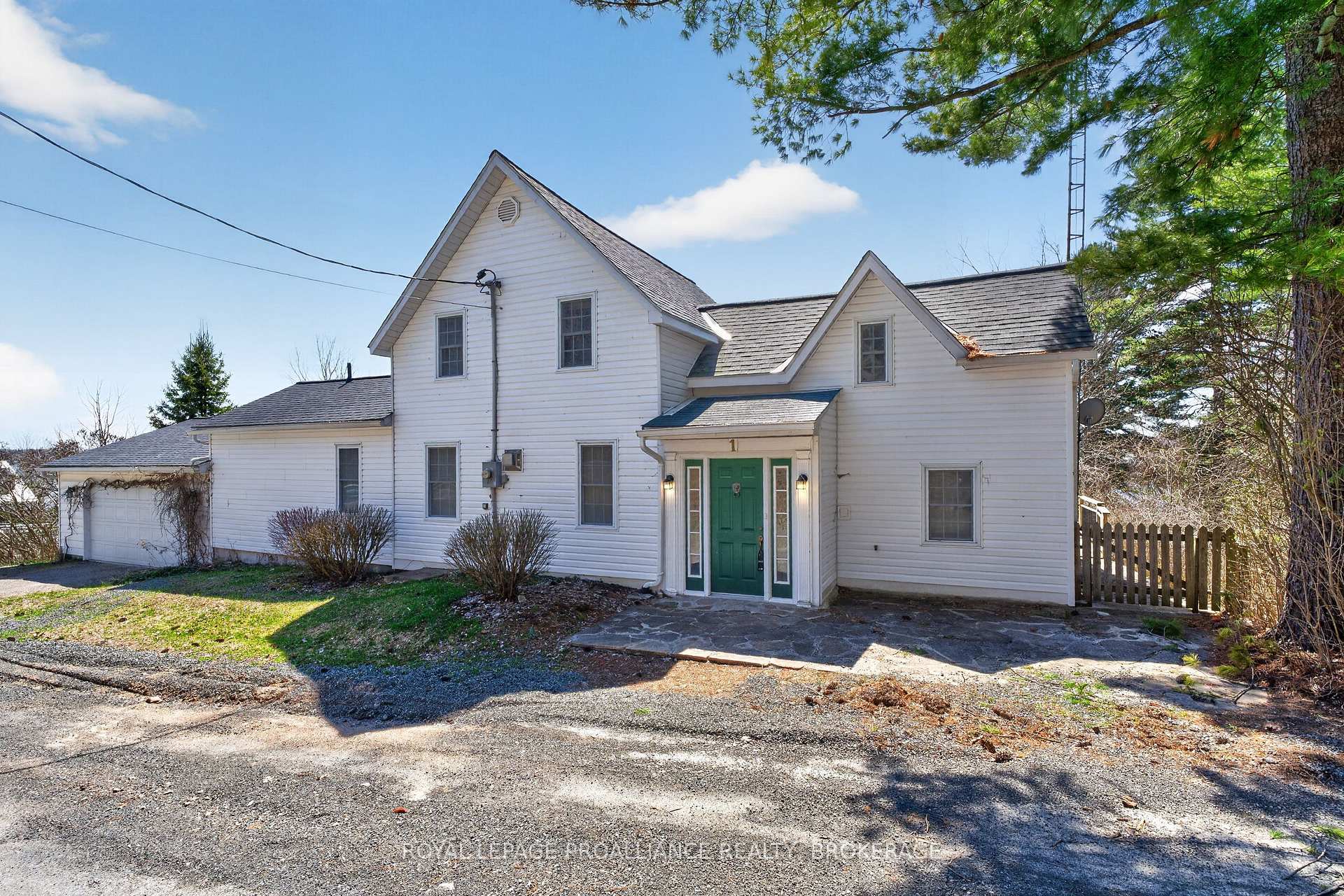 1 Pond Street, Westport, ON K0G 1X0
