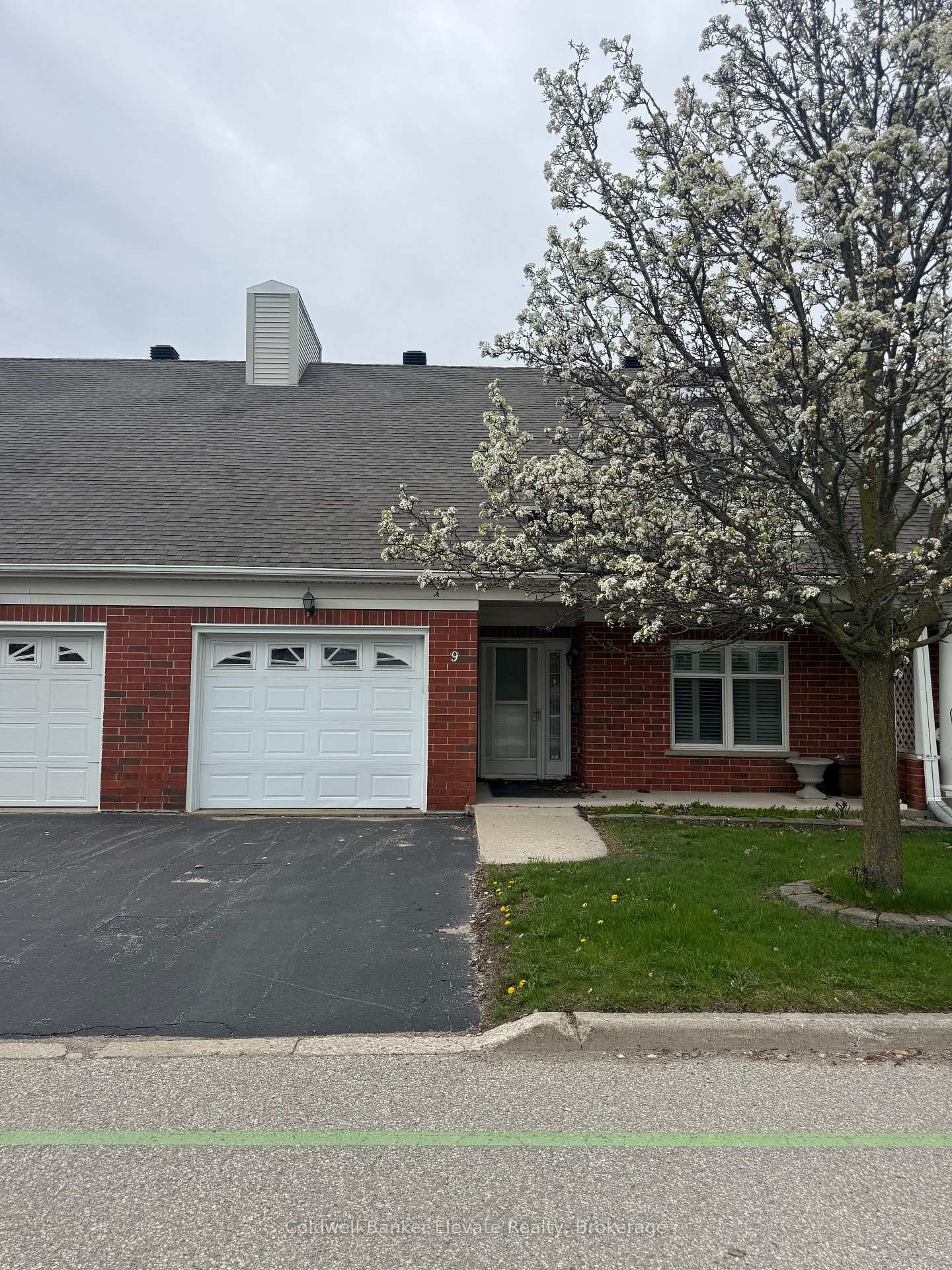 2705 KINGSWAY Drive 9, Kitchener, ON N2C 2T2