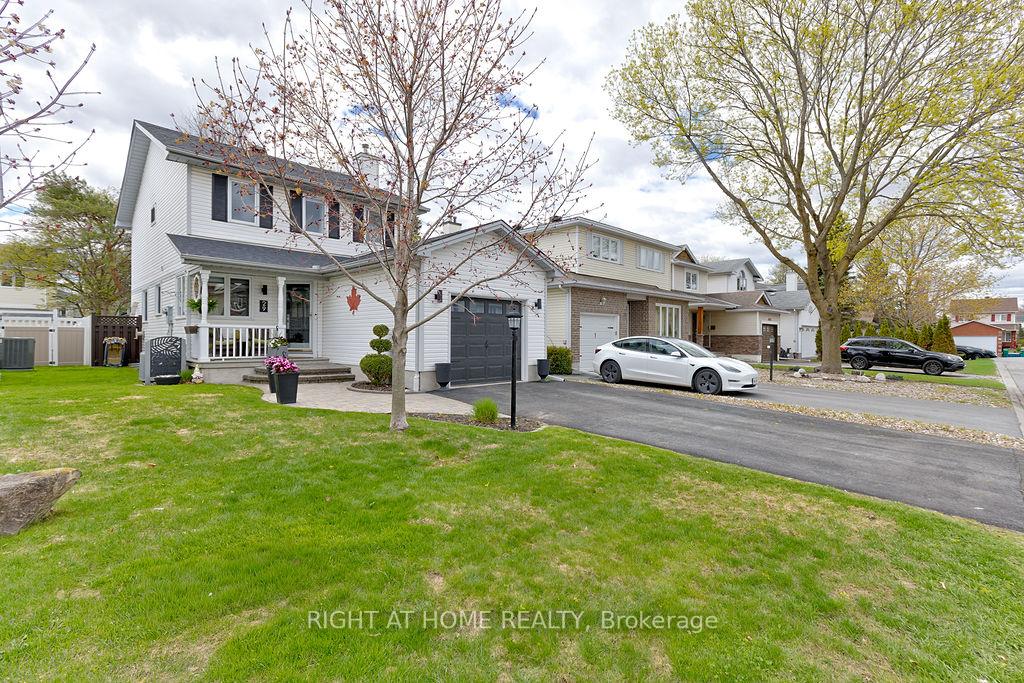 29 Peacock Crescent, Barrhaven, ON K2J 3P8