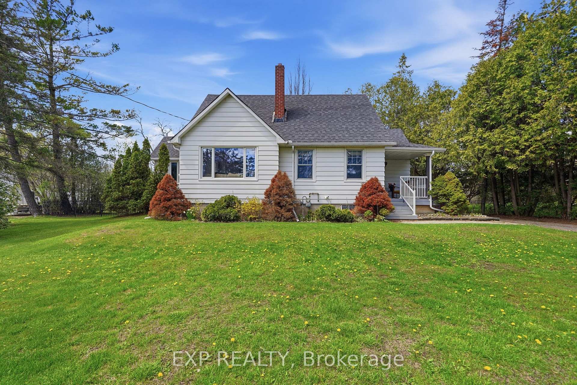 74 Sidney Street, Belleville, ON K8P 3Y8