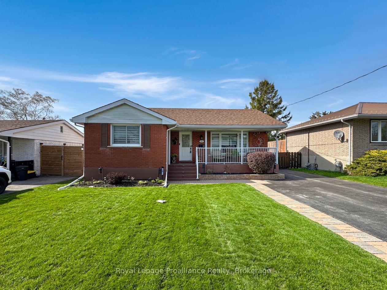 10 Chown Crescent, Belleville, ON K8P 4P9