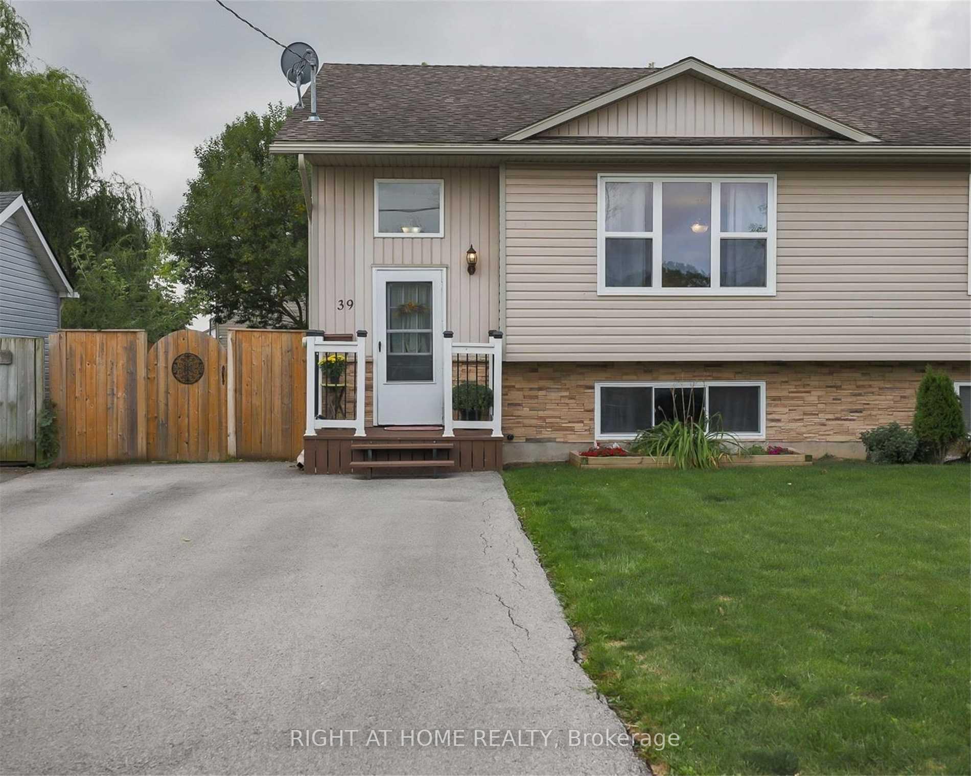 39 Cumming Street, St. Catharines, ON L2S 1H8