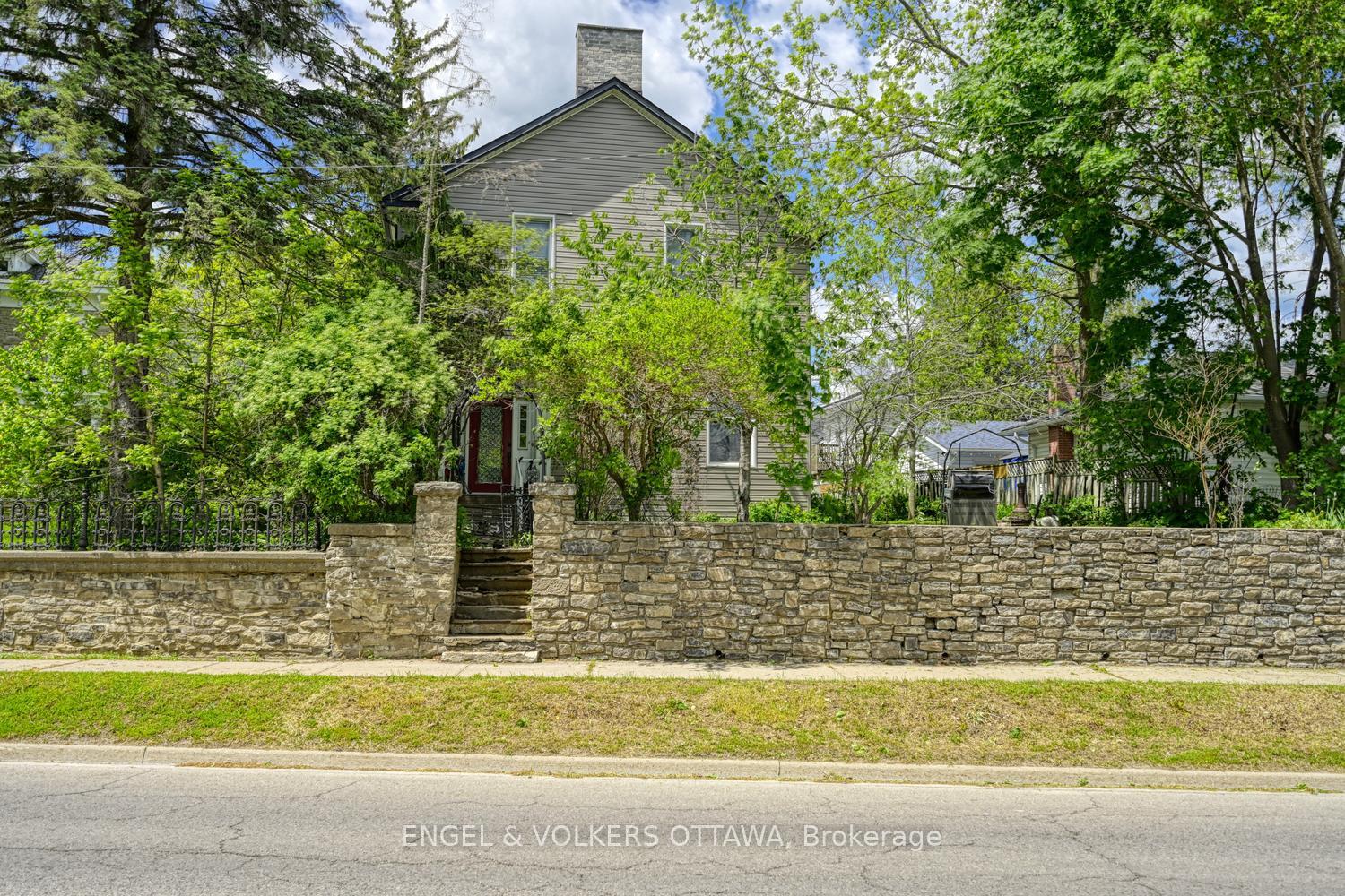 716 King Street W, Prescott, ON K0E 1T0