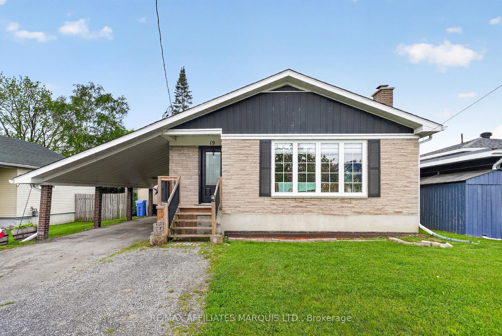 19 Dunbar Avenue, Cornwall, ON K6H 5M6