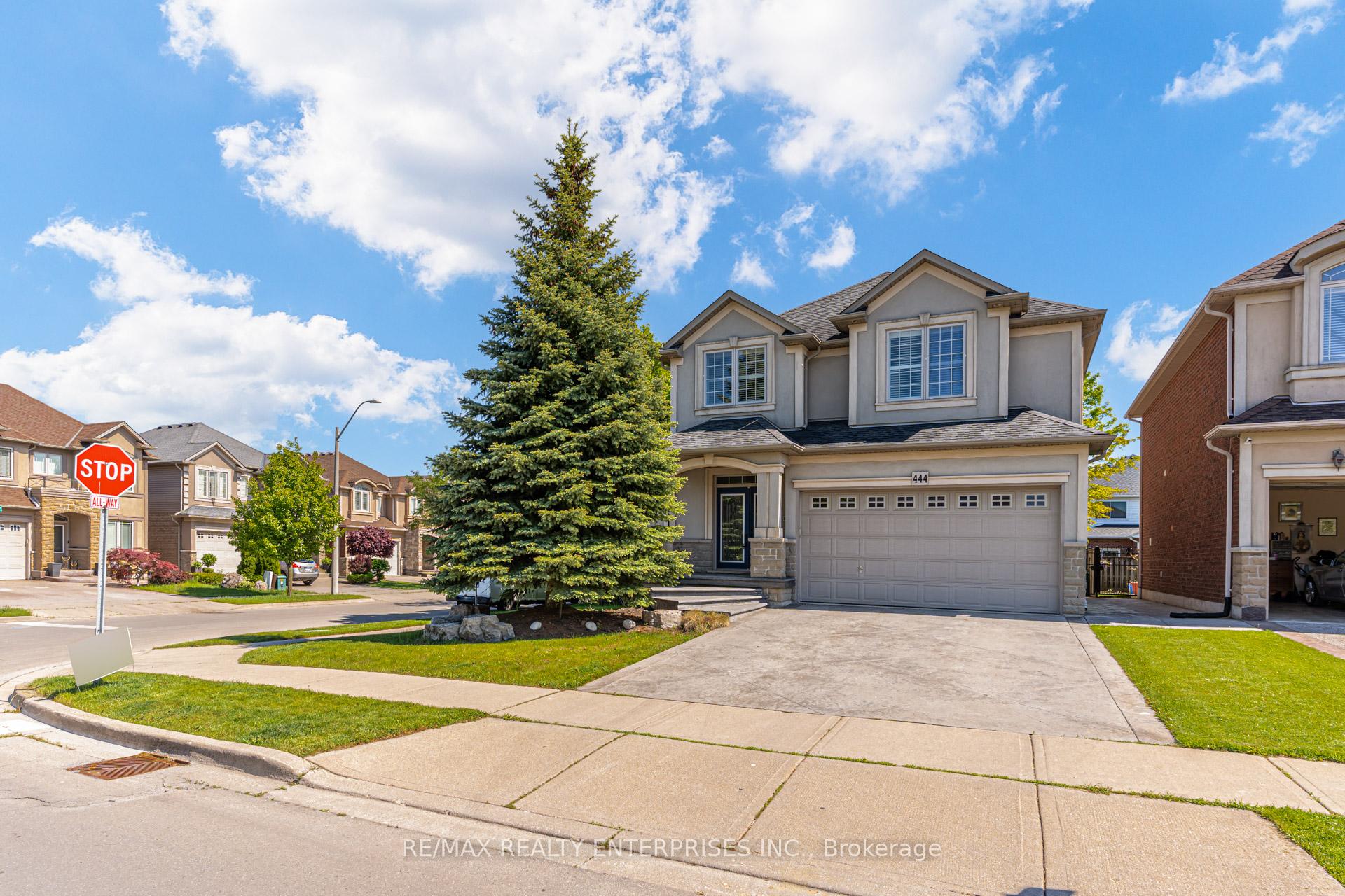 444 Dicenzo Drive, Hamilton, ON L9B 0B3