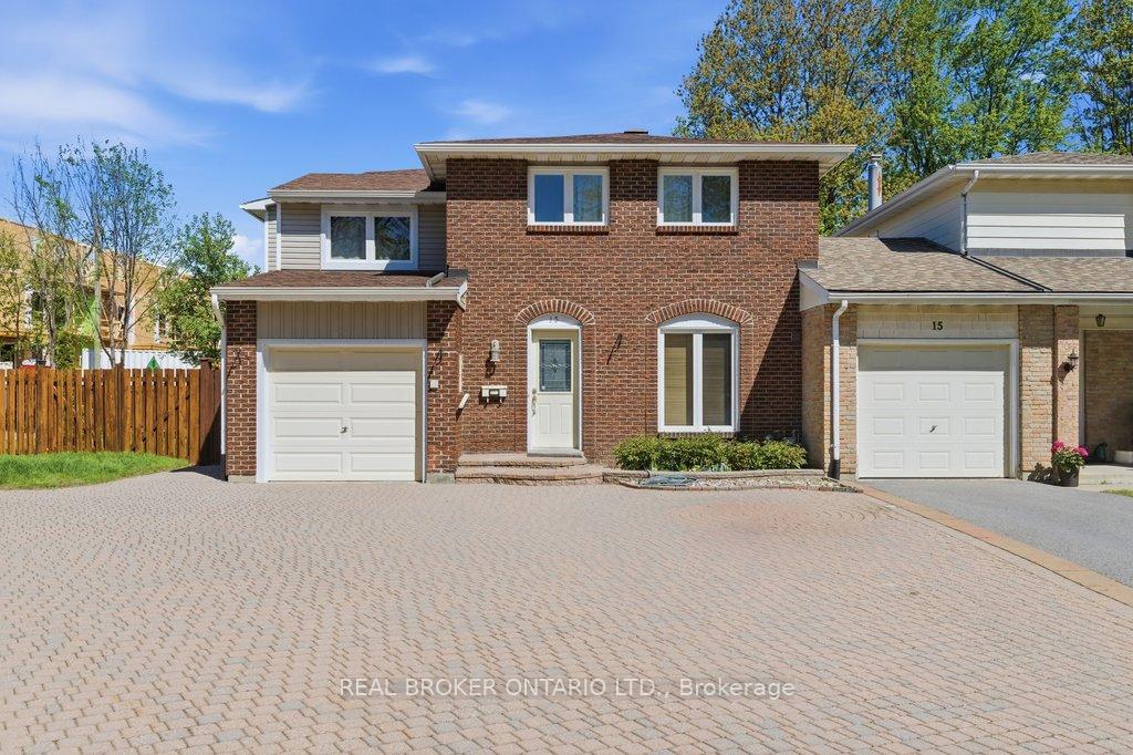 13 Beddoe Lane, Blackburn Hamlet, ON K1B 3X9