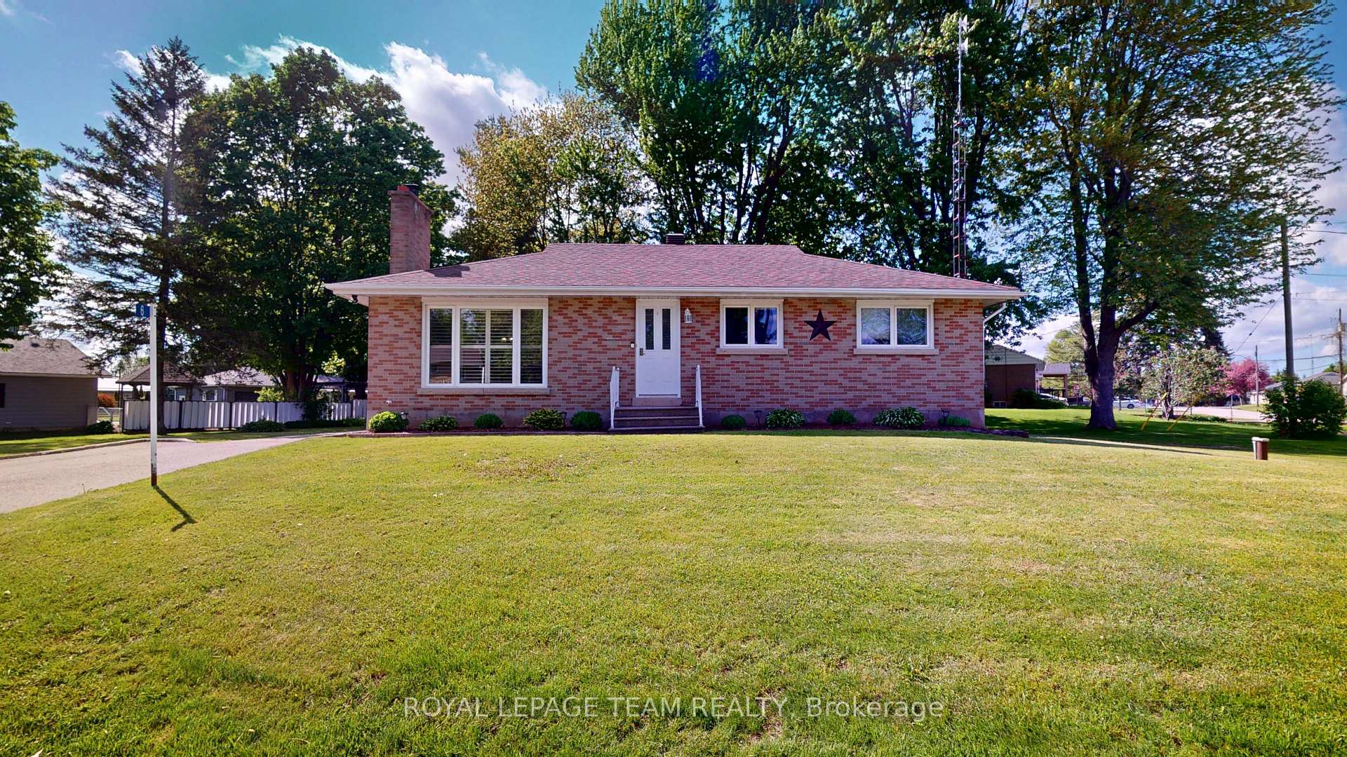 6 Broad Street, Augusta, ON K0E 1T0