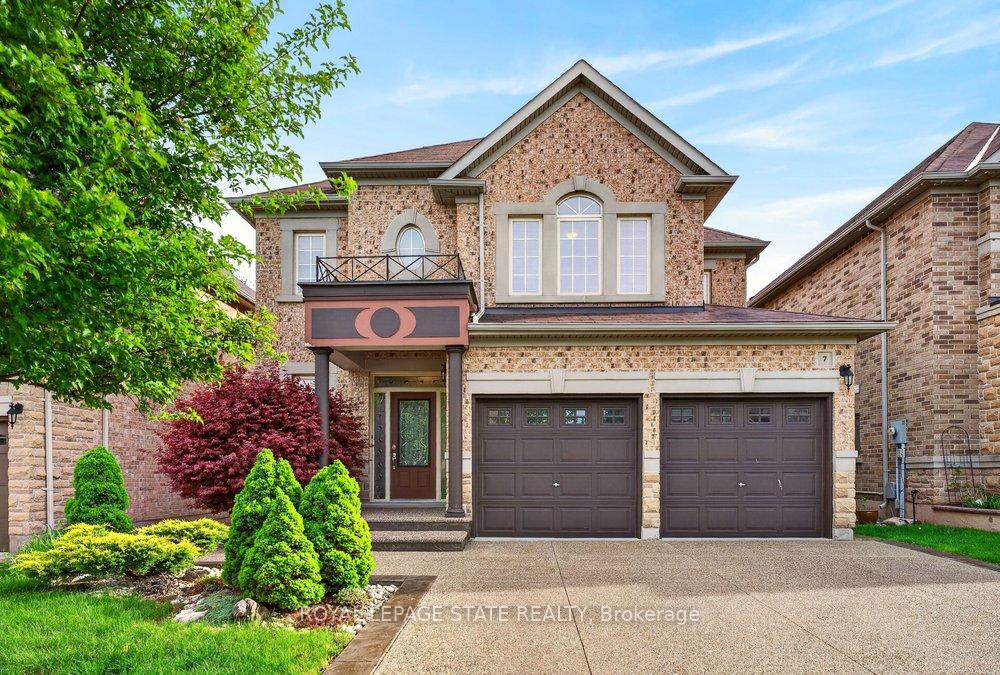 7 Summerwind Drive, Hamilton, ON L9B 0E5